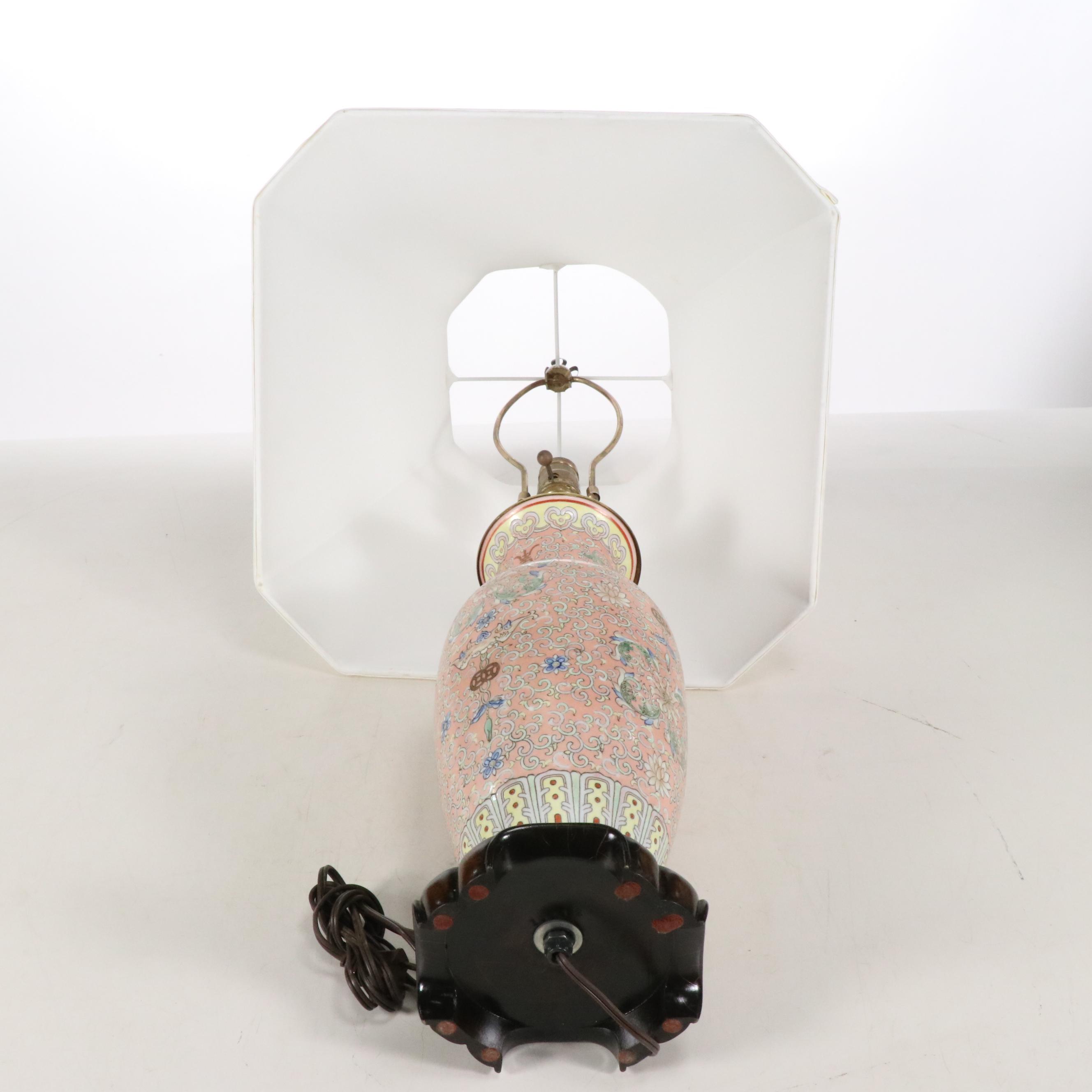 Chinese Porcelain Famille Rose Peach Ground Vase Table Lamp