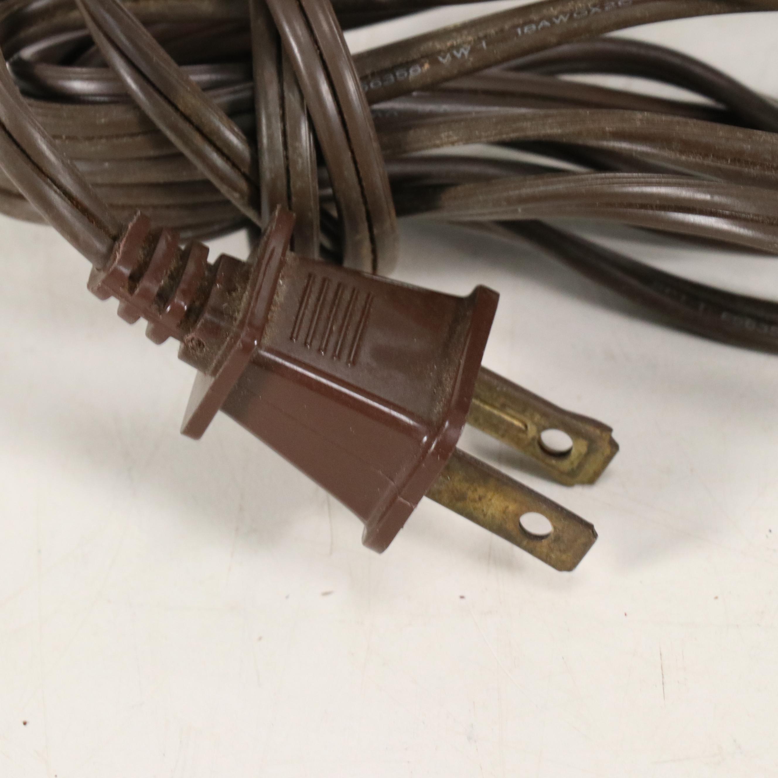 Chinese Porcelain Famille Rose Peach Ground Vase Table Lamp