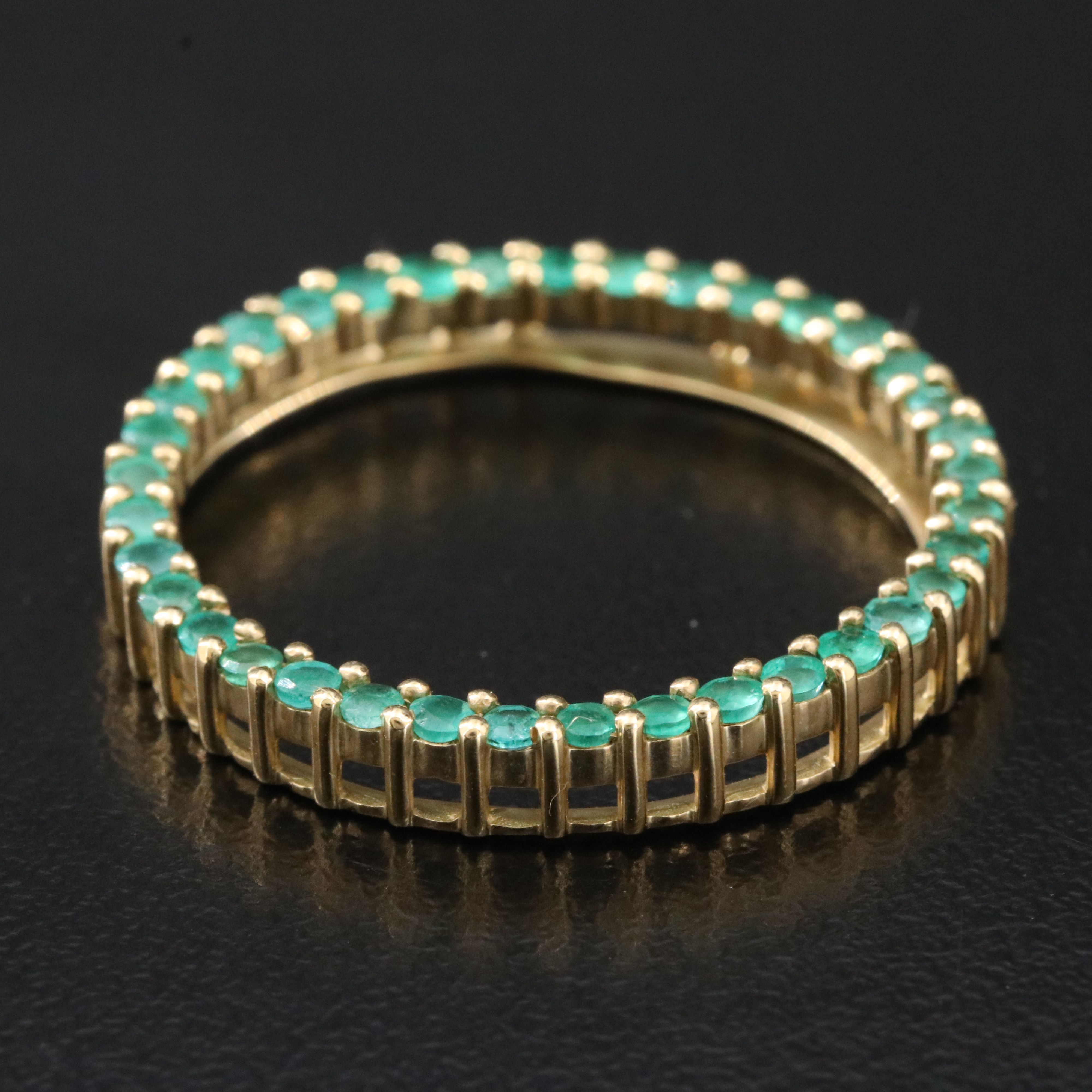 10K Emerald Circle Pendant