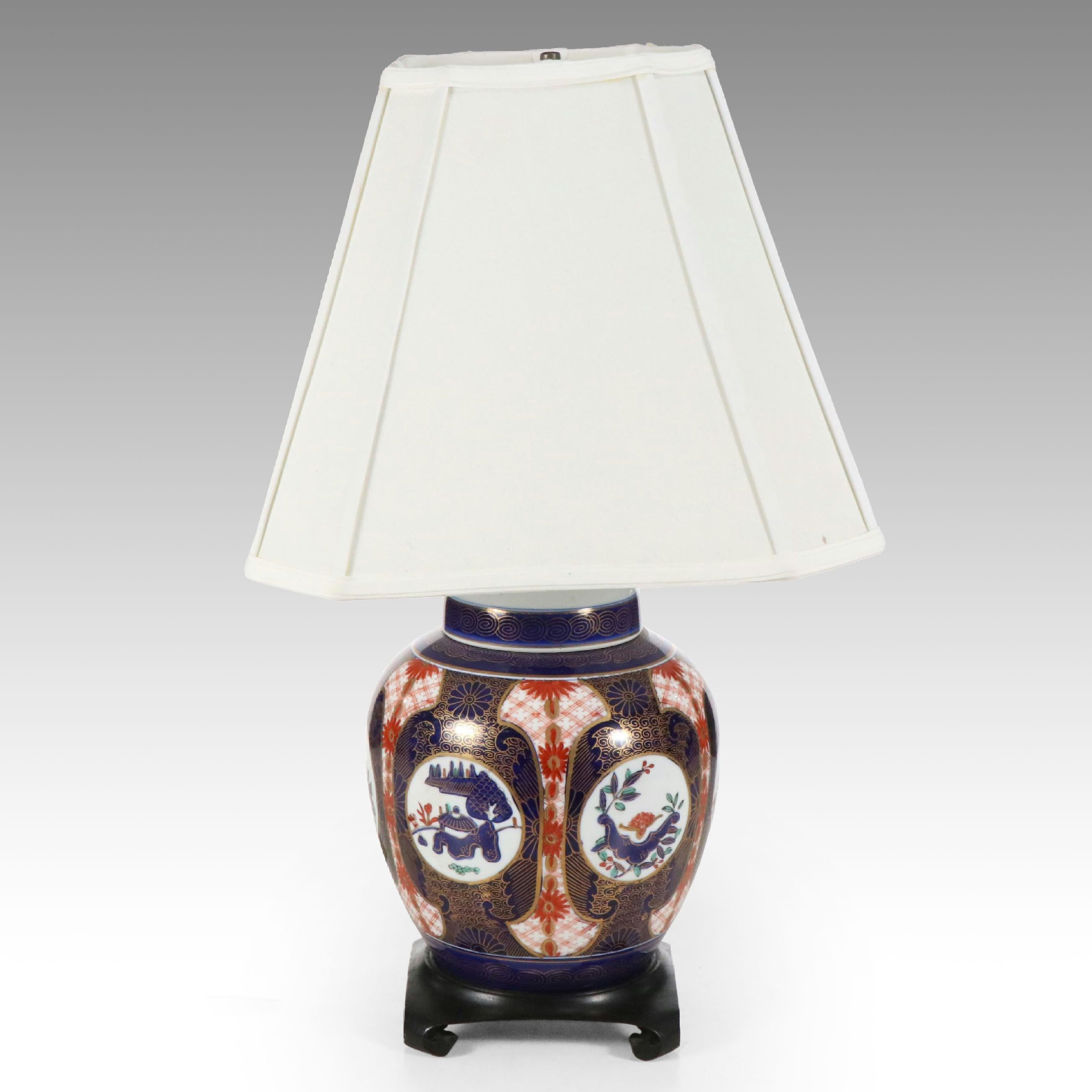 Japanese Imari Porcelain Urn Table Lamp