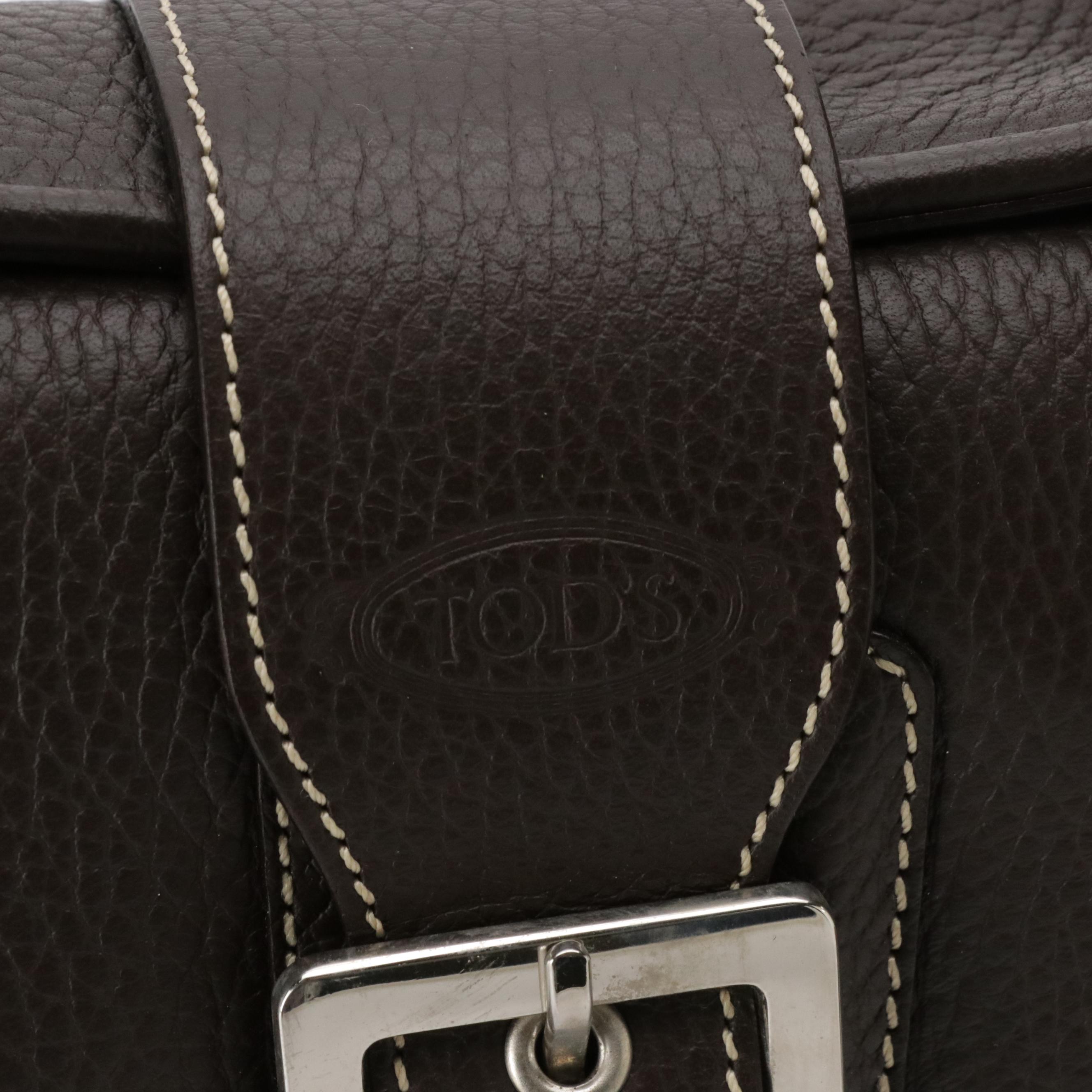 Tod's Contrast Stitched Shoulder Bag in Brown Grained Leather