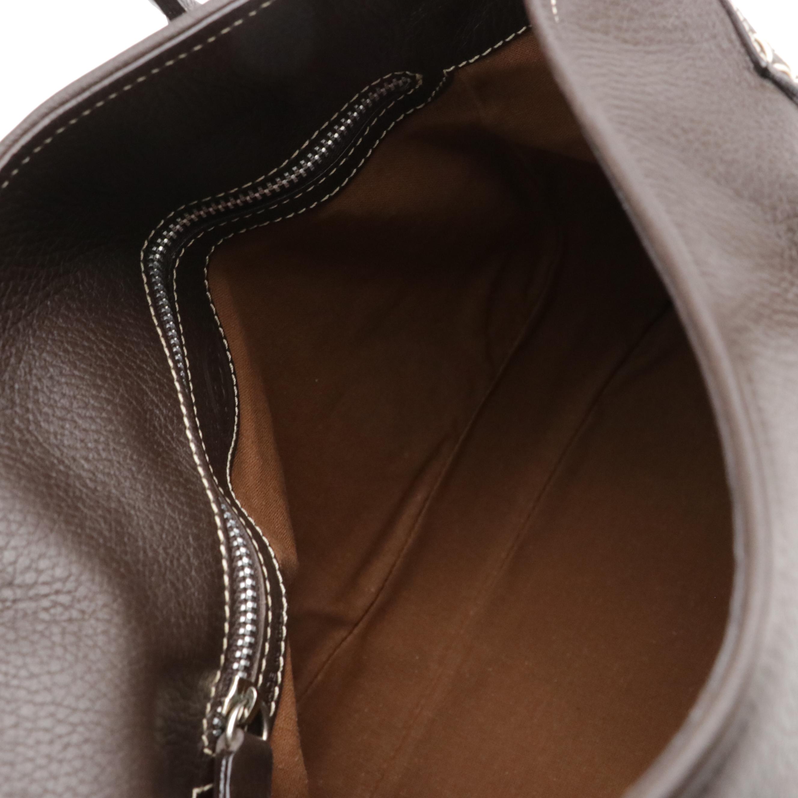 Tod's Contrast Stitched Shoulder Bag in Brown Grained Leather