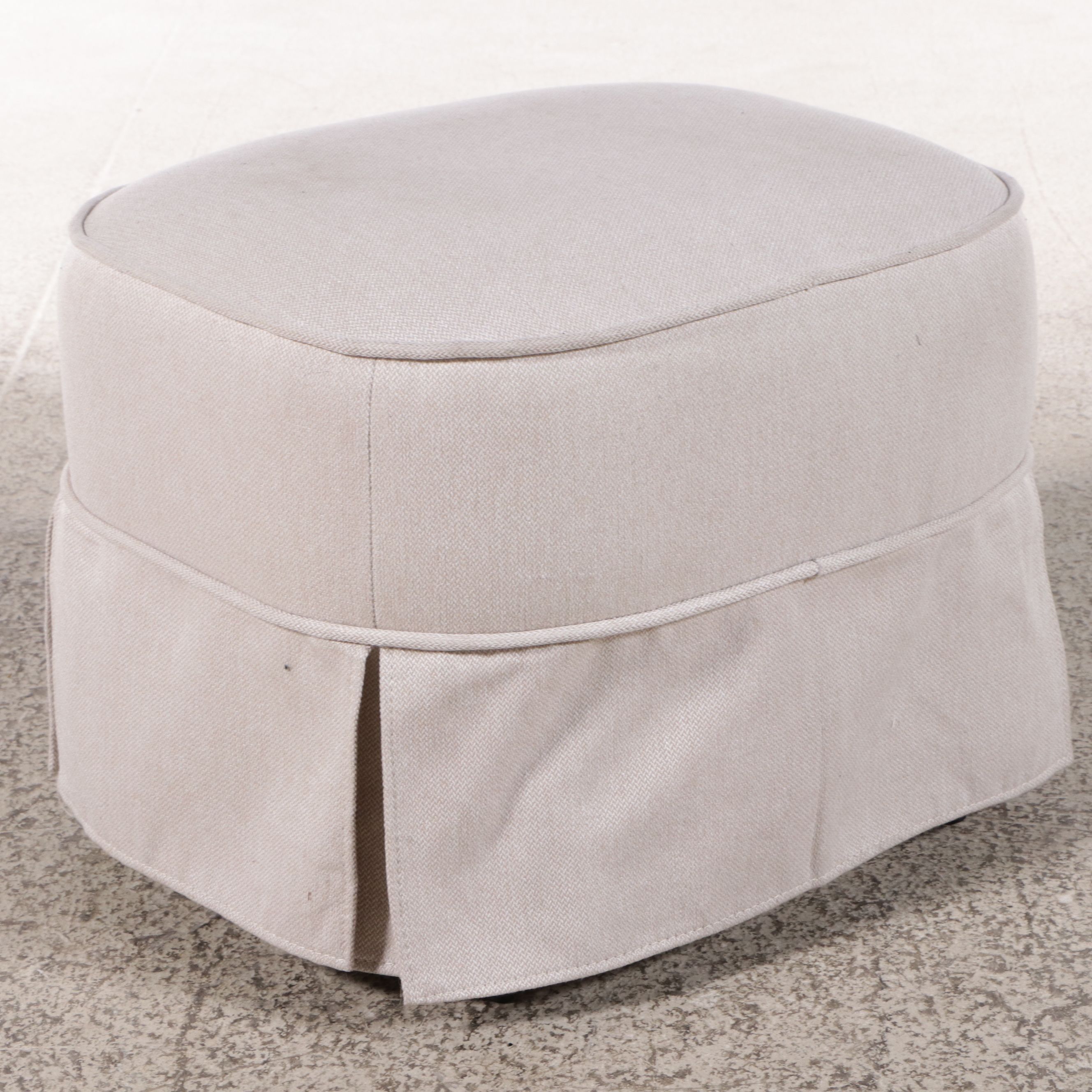 Contemporary Sirio Upholstered Armchair with Ottoman