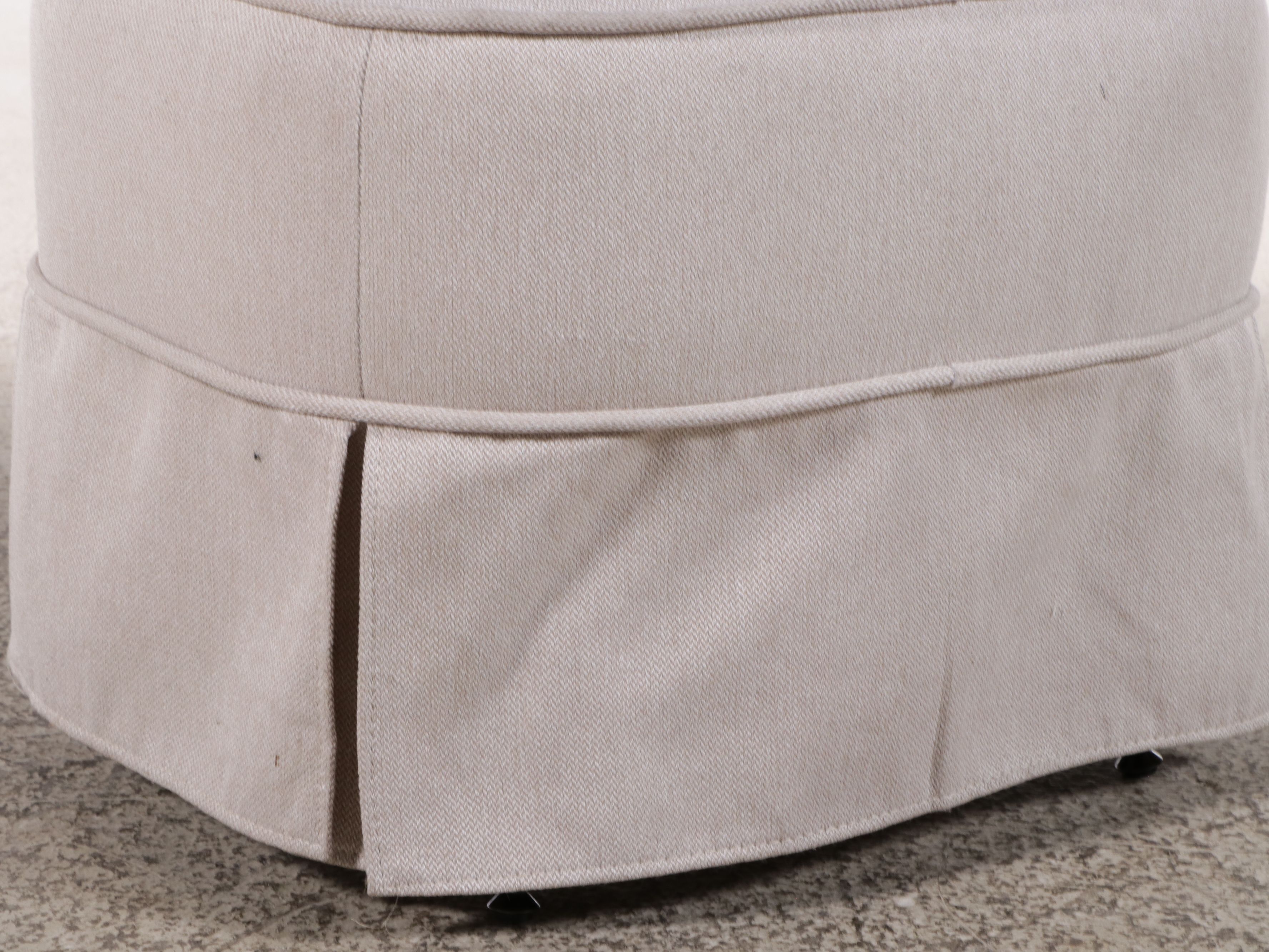 Contemporary Sirio Upholstered Armchair with Ottoman