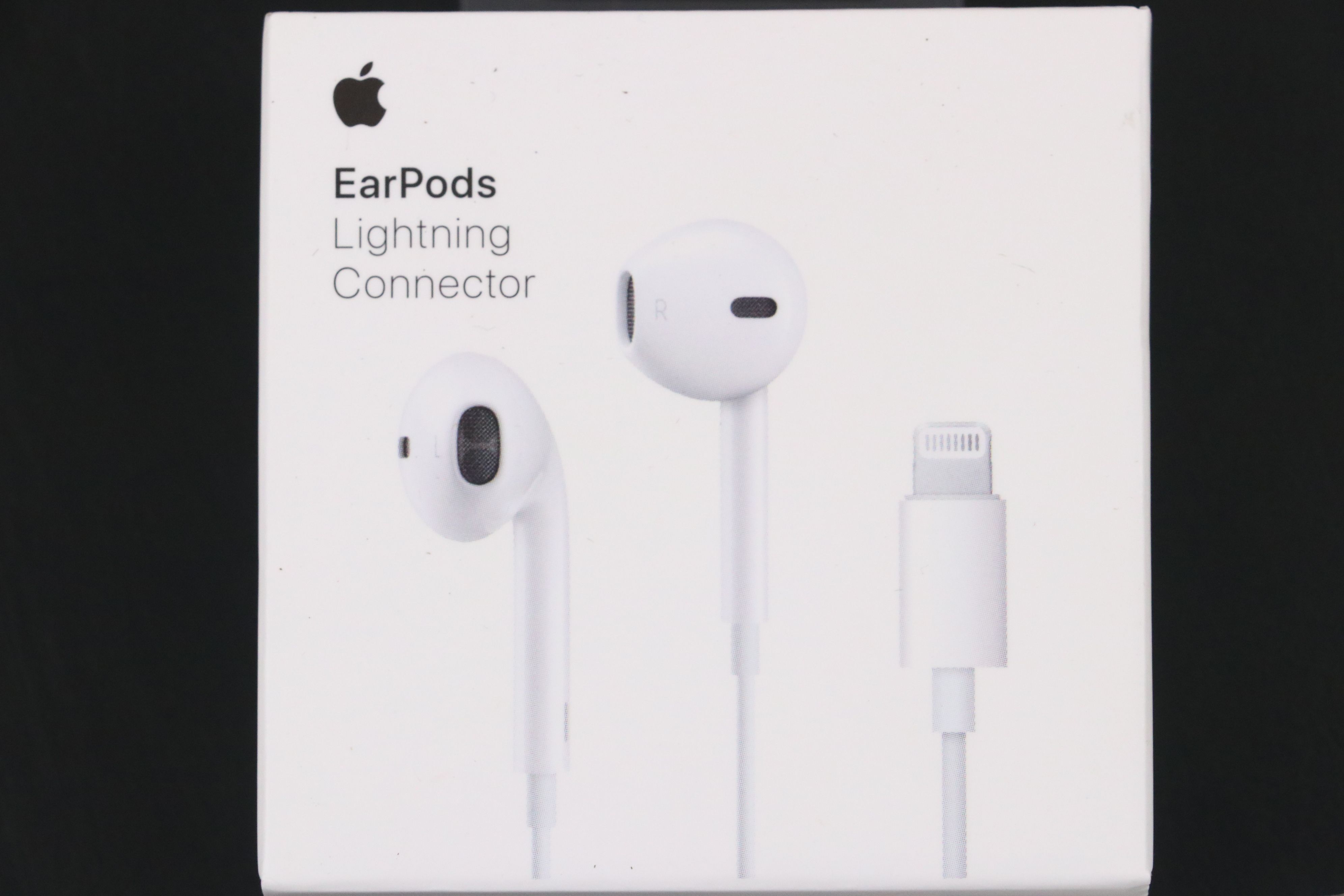 Apple Magic Keyboard, 85W MagSafe 2 Power Adapter and EarPods