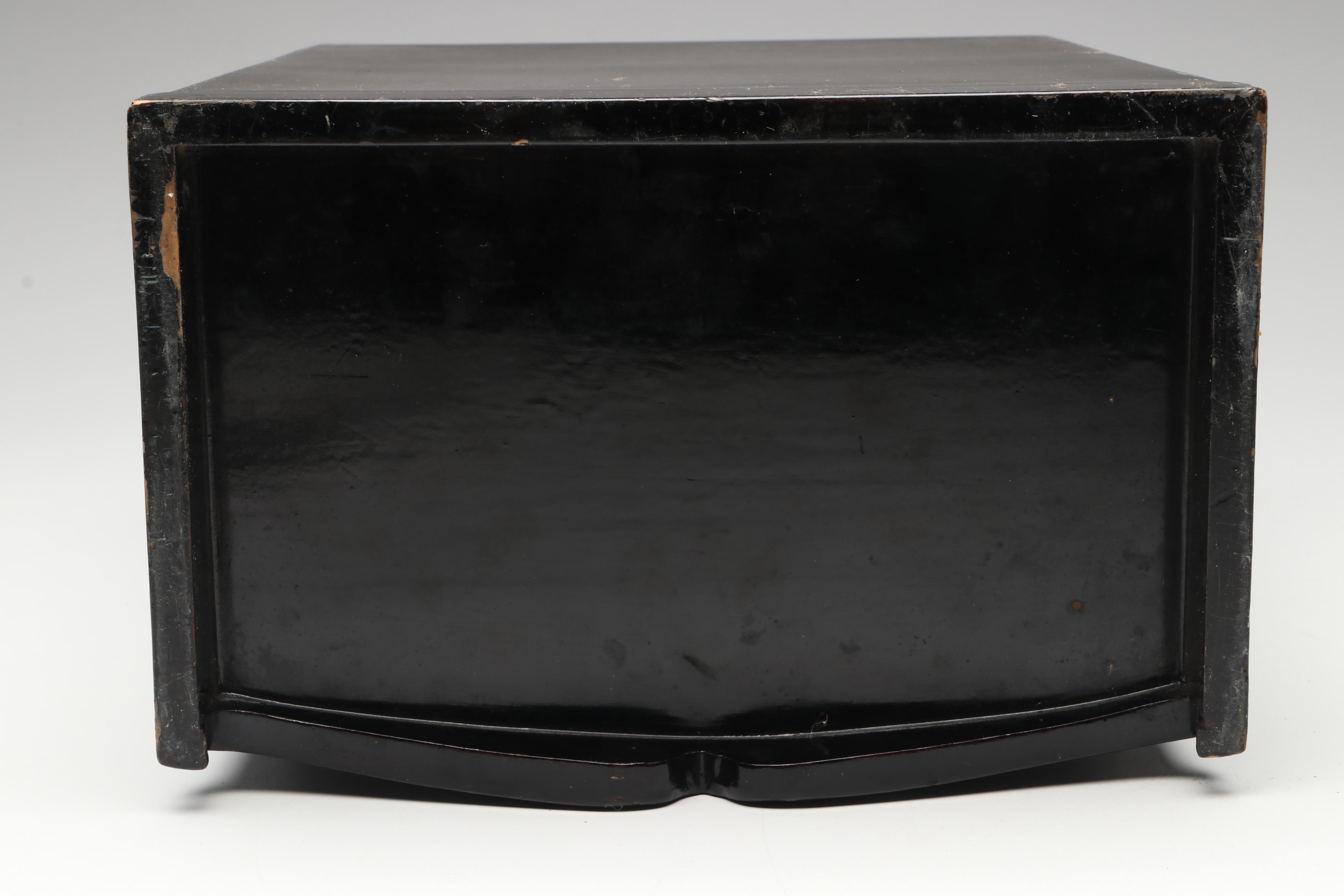 Chinese Abalone Inlaid Black Lacquer Jewelry Box