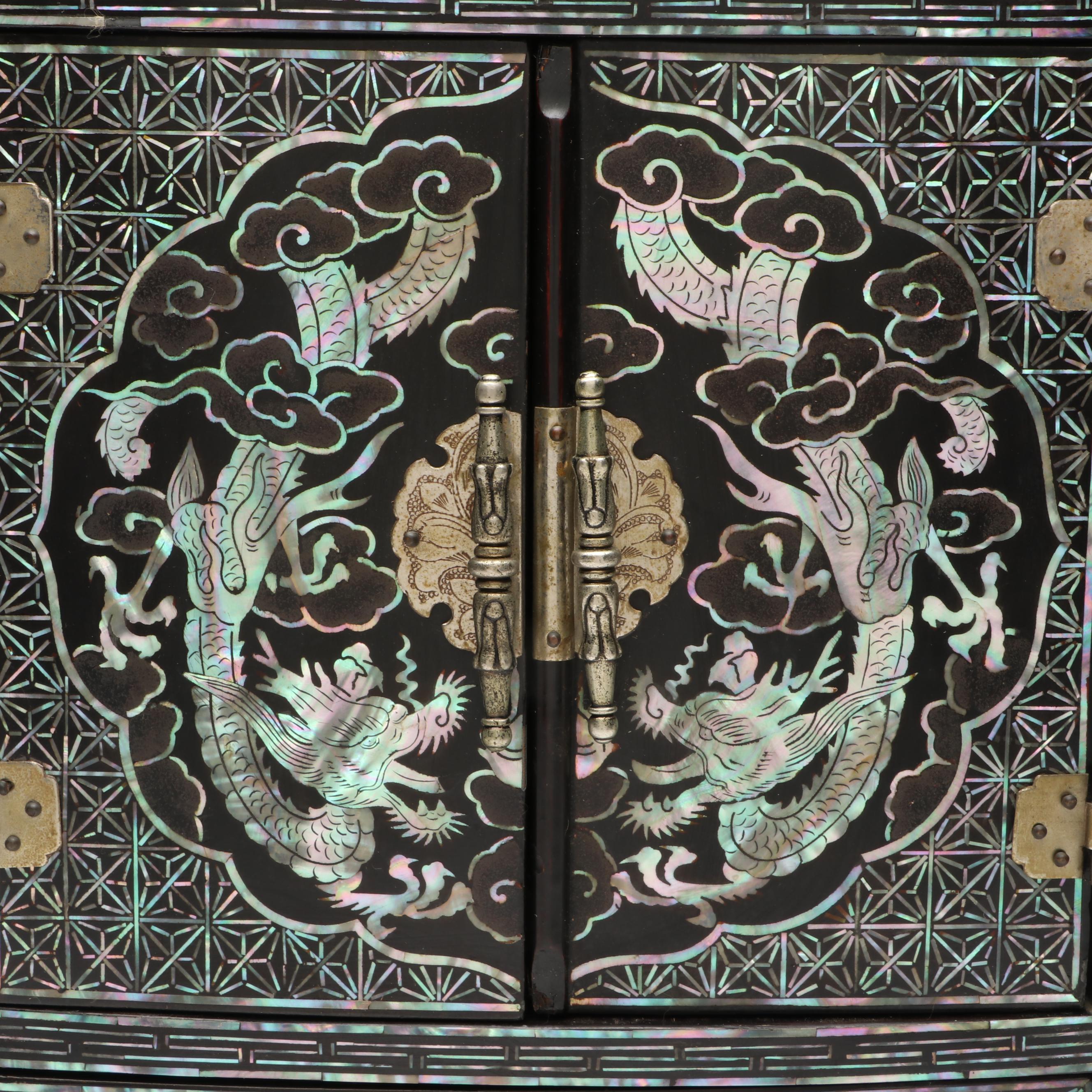 Chinese Abalone Inlaid Black Lacquer Jewelry Box