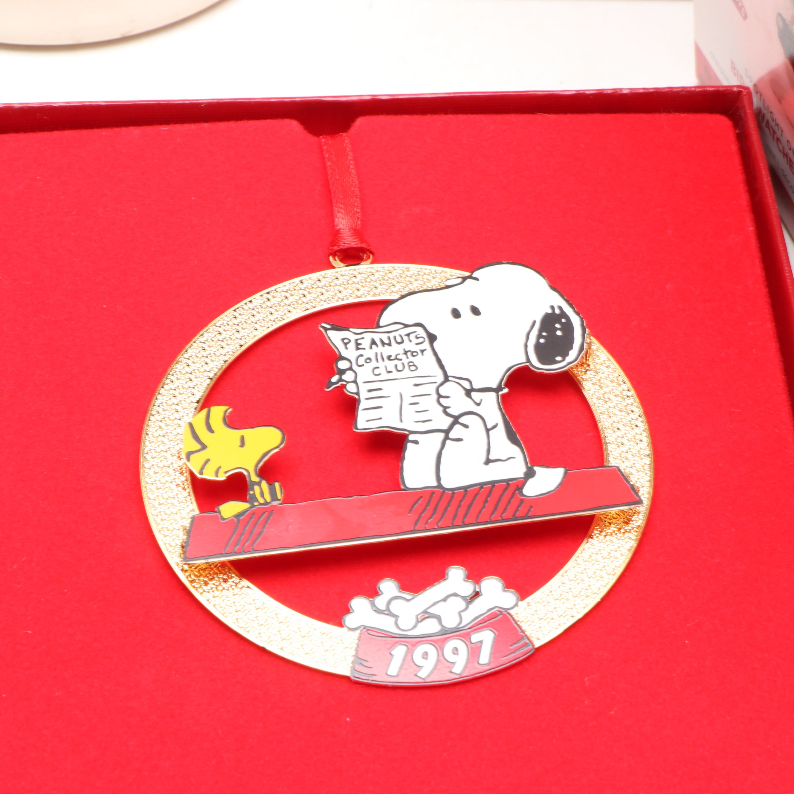 Mikasa "Holiday Elegance" Plaque with Hallmark Keepsake Ornaments and More Décor