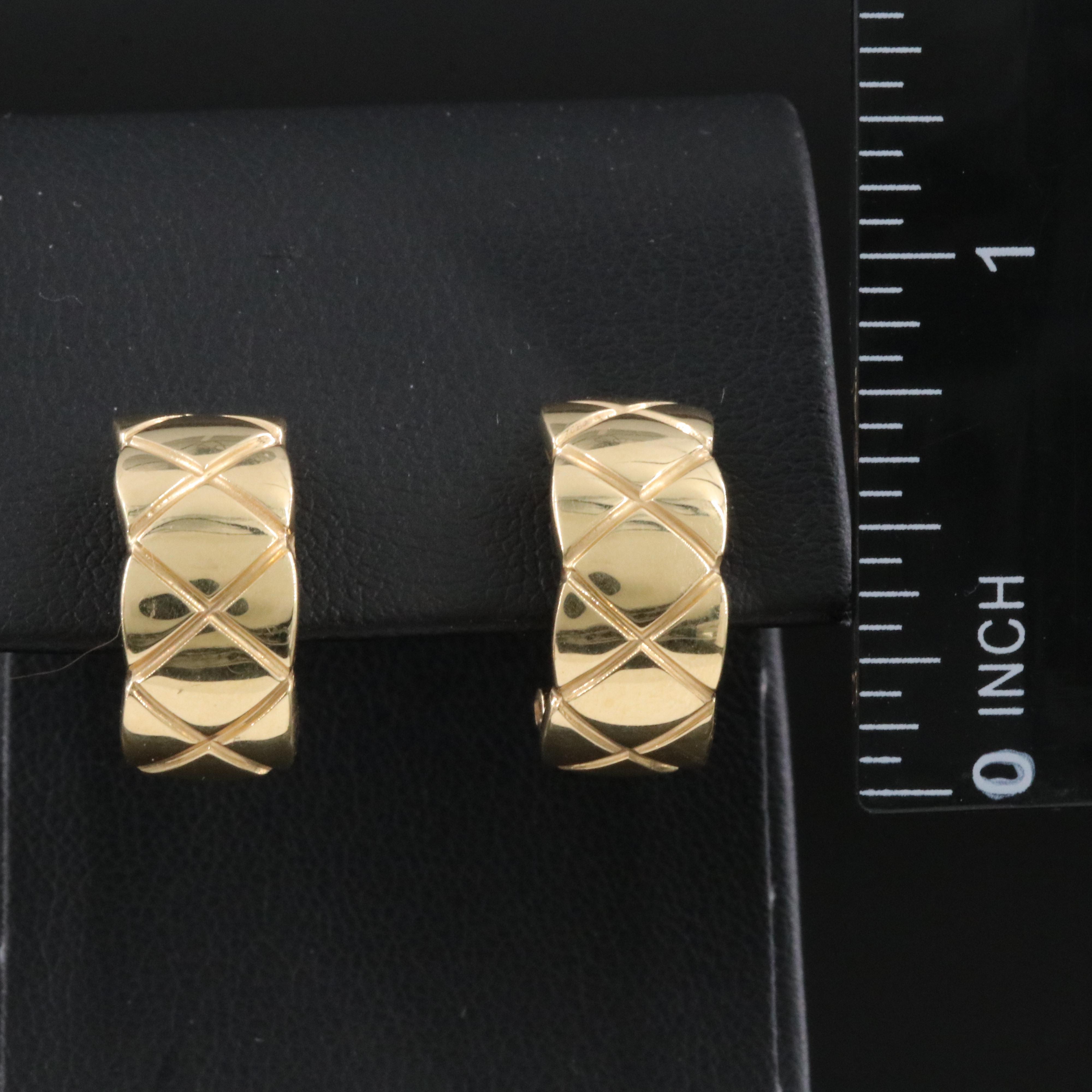 18K Quilted J Hoop Earrings