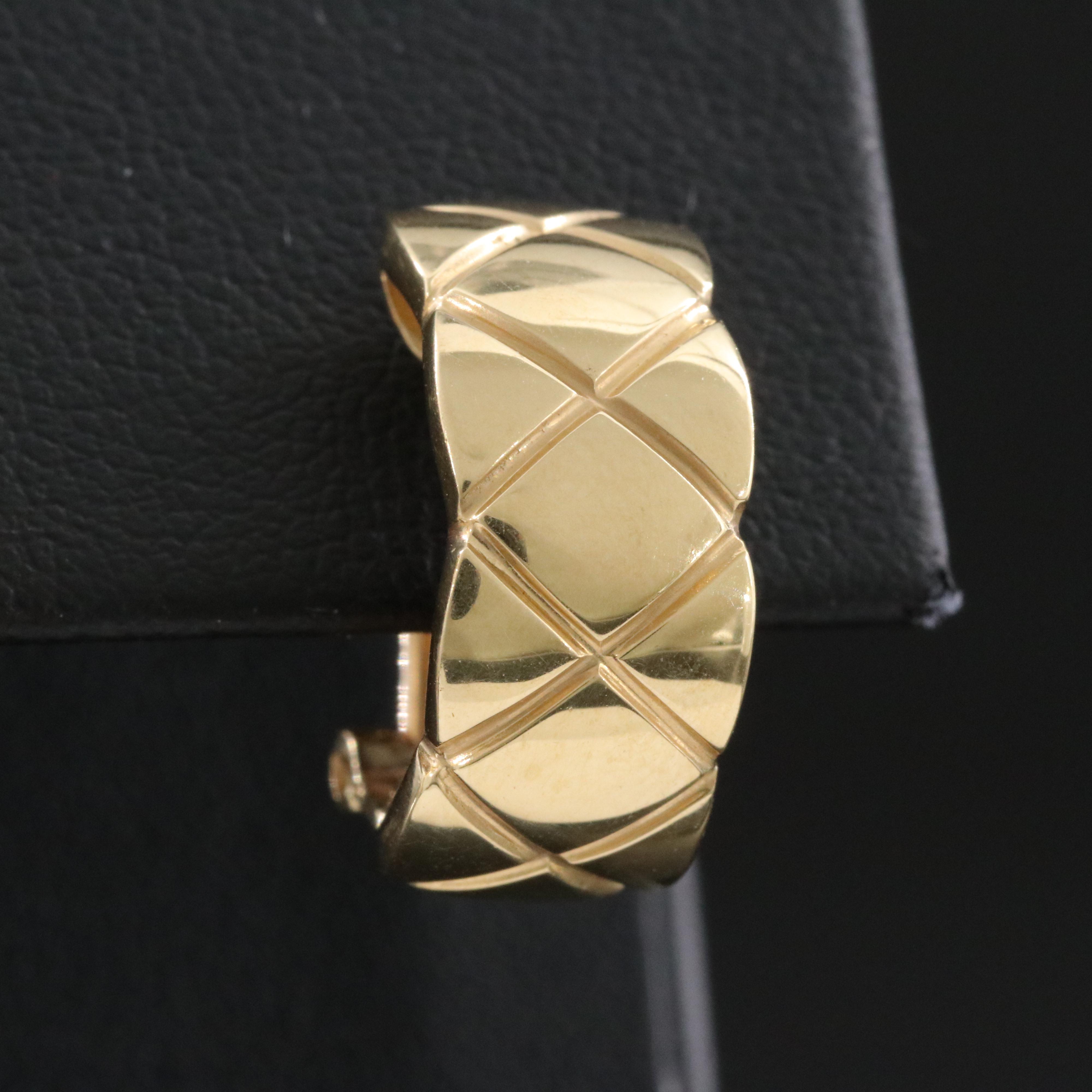 18K Quilted J Hoop Earrings