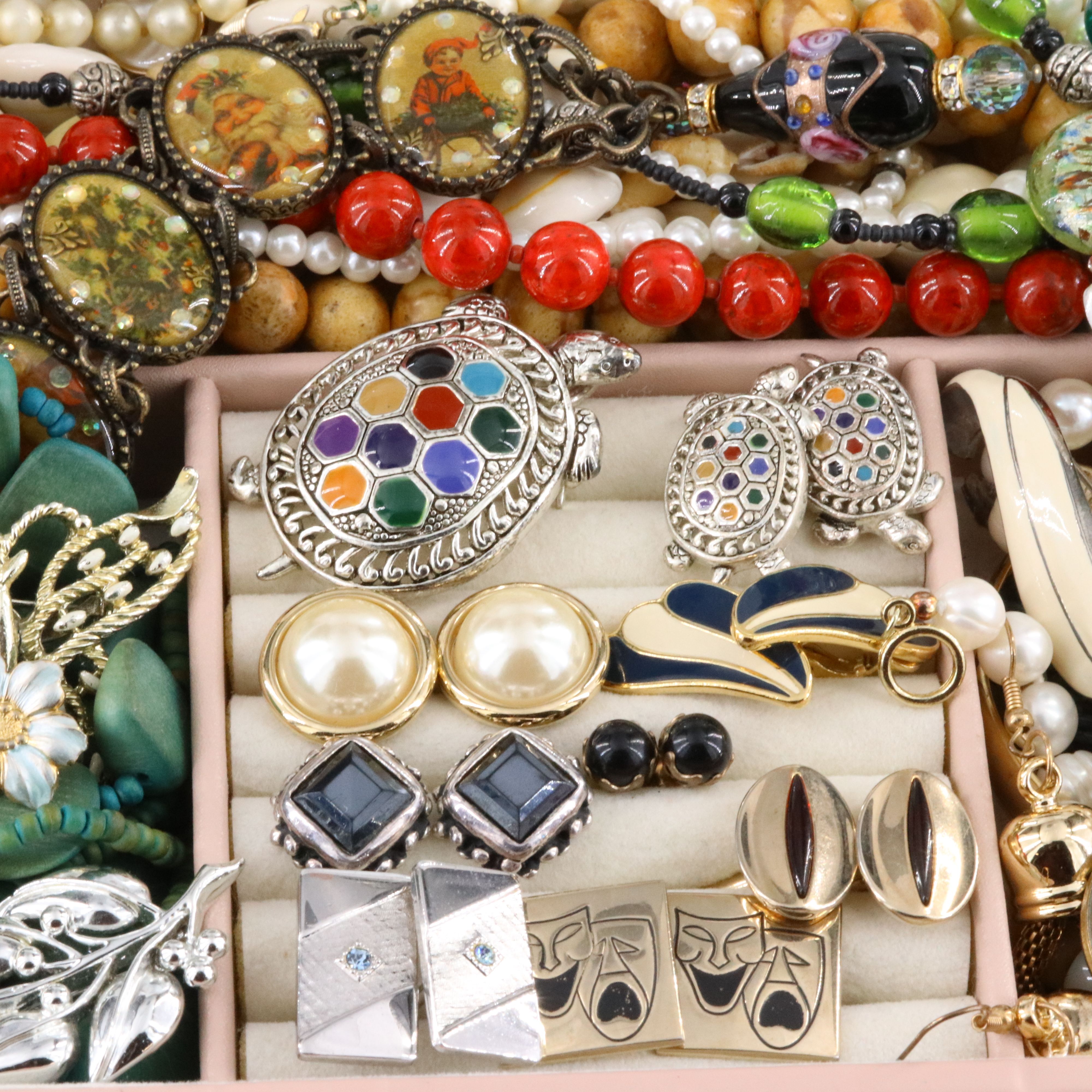 Uncommon Discoveries: Jewelry Collection