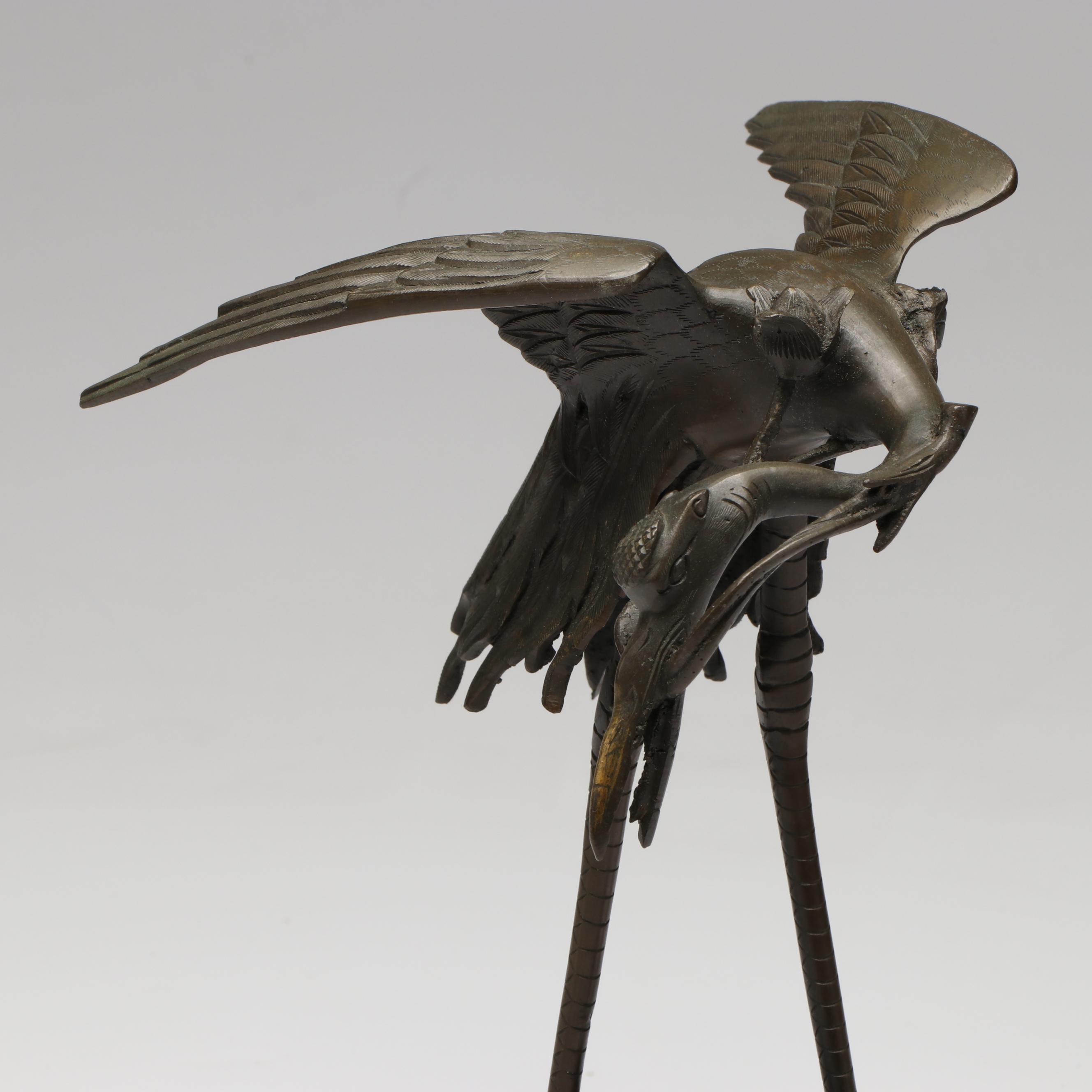 Chinese Crane on Lóngguī Bronze Sculpture