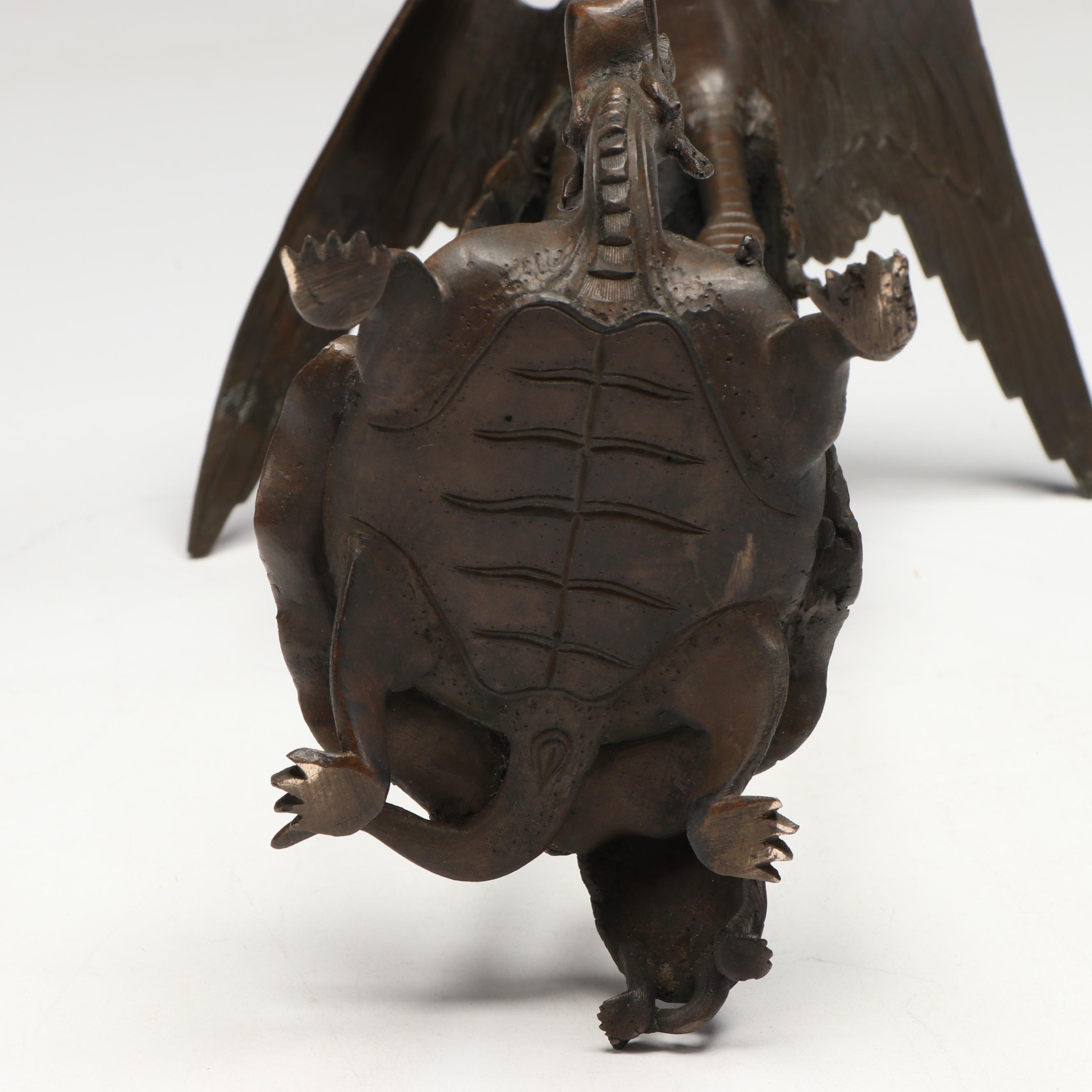 Chinese Crane on Lóngguī Bronze Sculpture