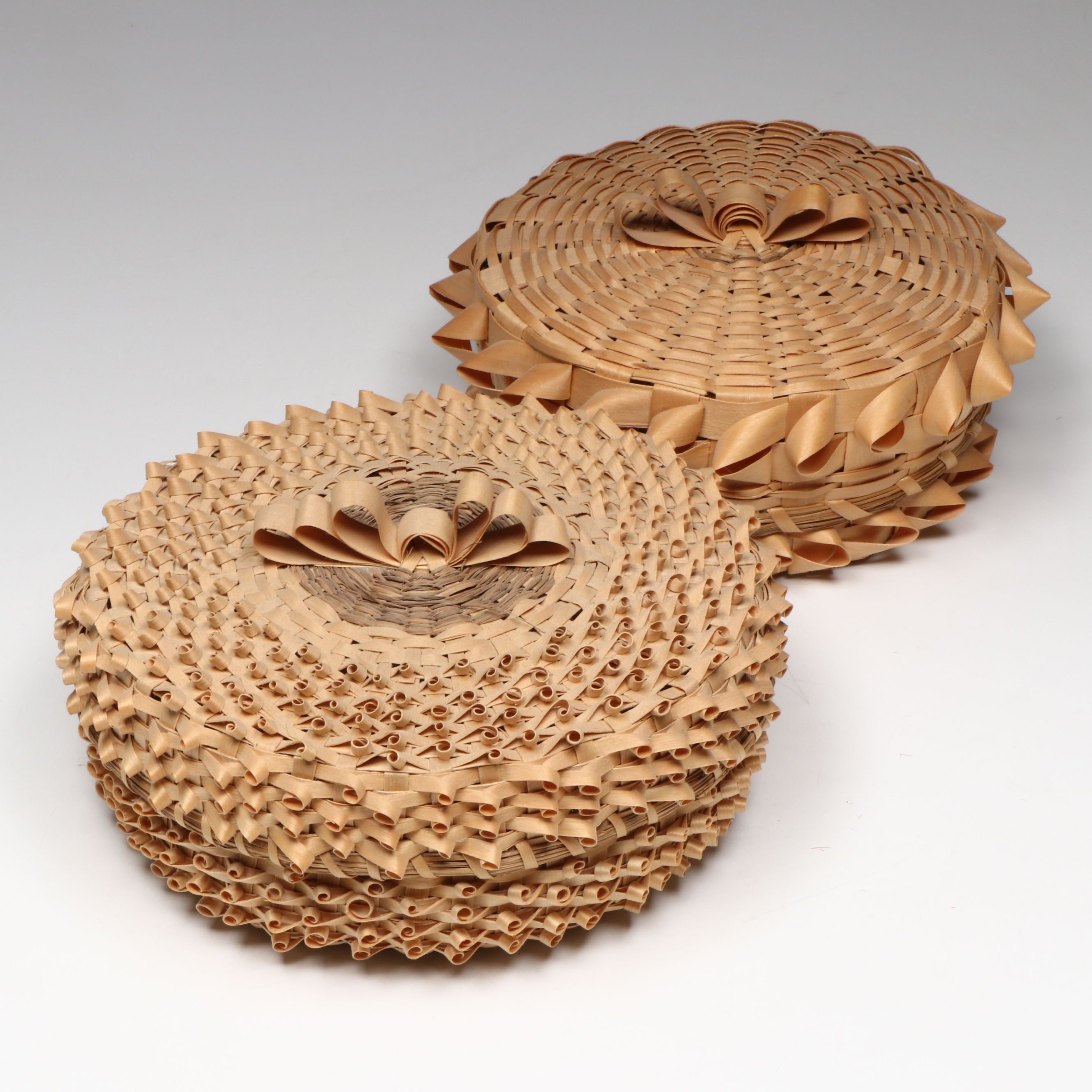 Mrs. Wilmot Mi'kmaq Sweetgrass Vessel with Nova Scotian Periwinkle Loop Basket