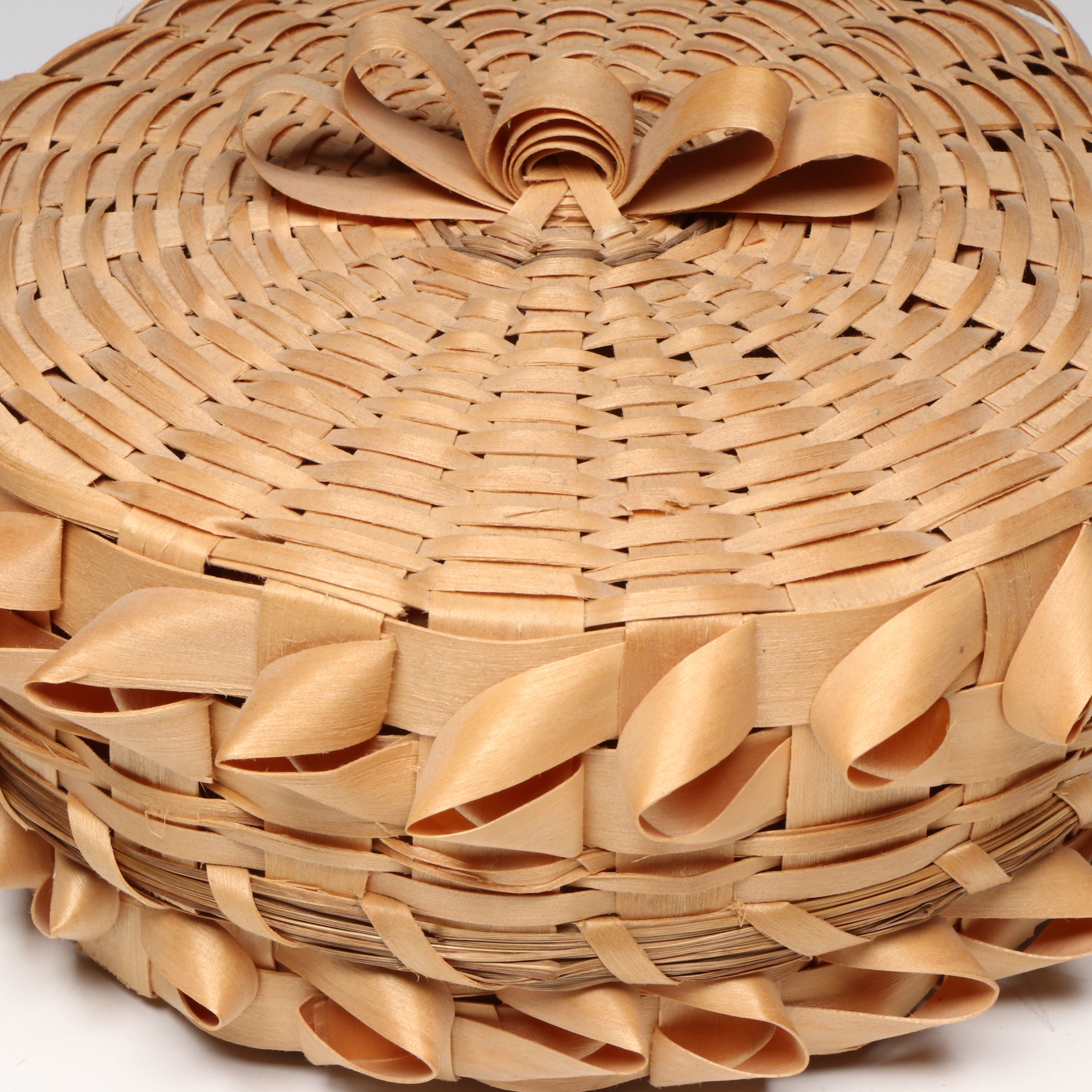 Mrs. Wilmot Mi'kmaq Sweetgrass Vessel with Nova Scotian Periwinkle Loop Basket