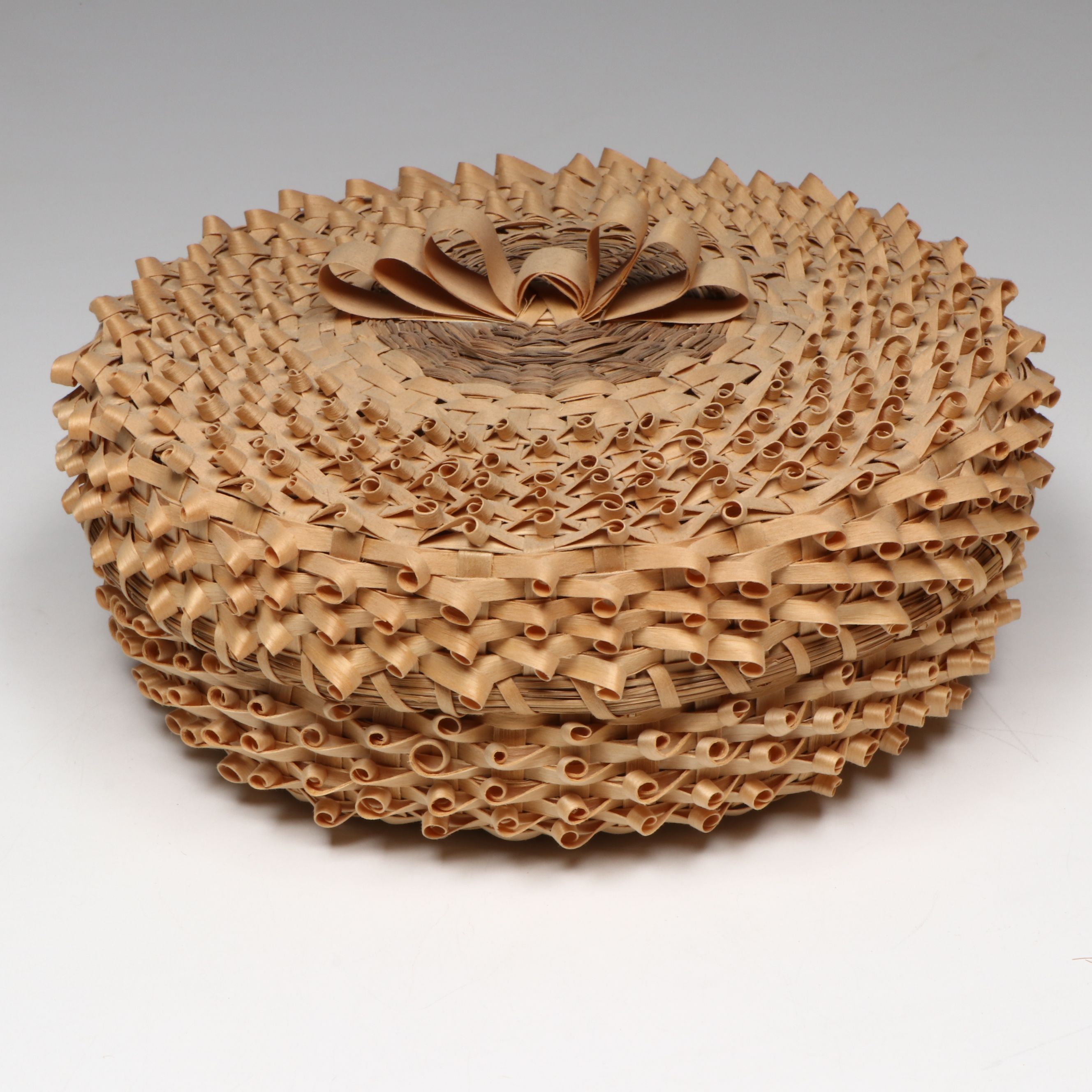 Mrs. Wilmot Mi'kmaq Sweetgrass Vessel with Nova Scotian Periwinkle Loop Basket