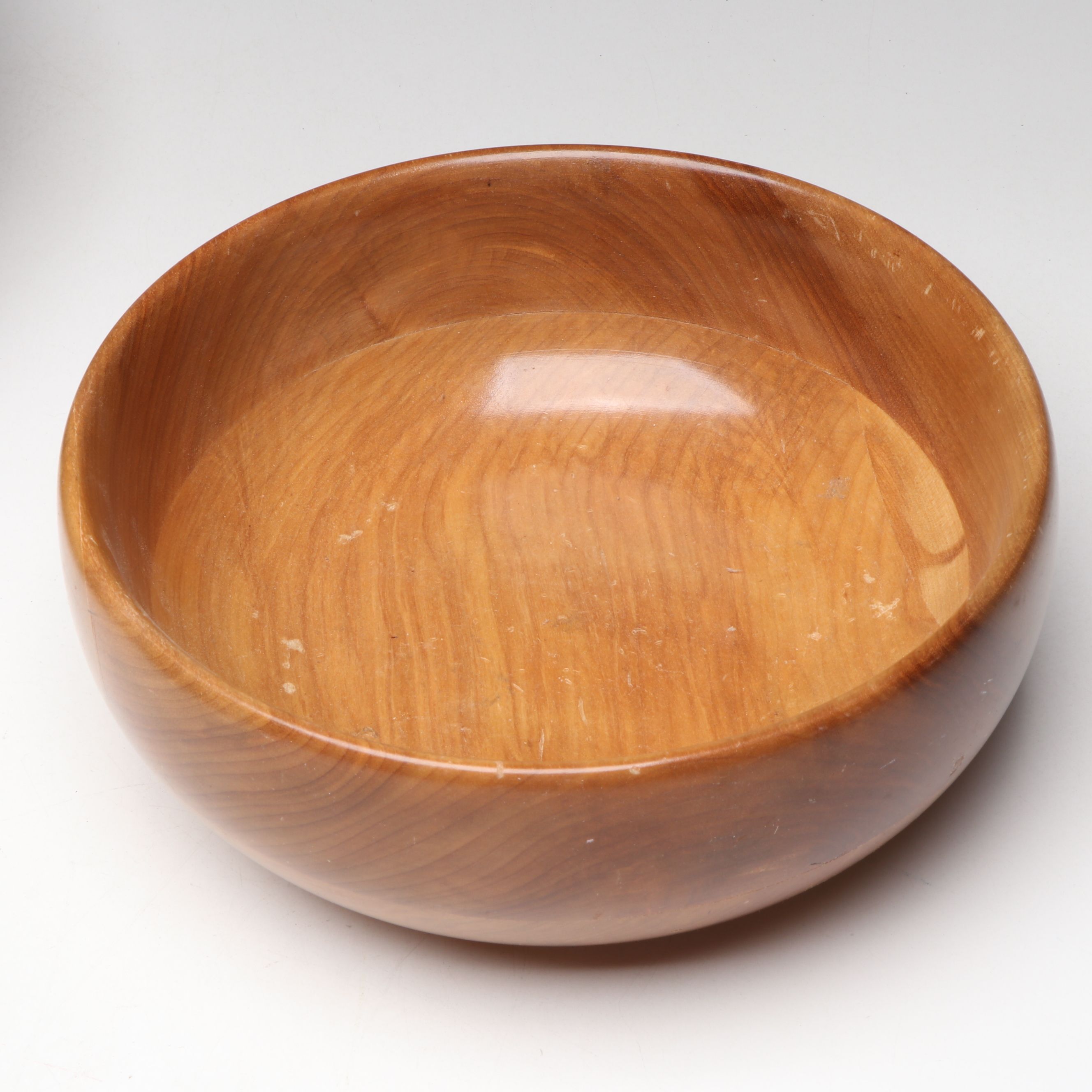 Hand-Turned Wood Bowls and Table Accessories