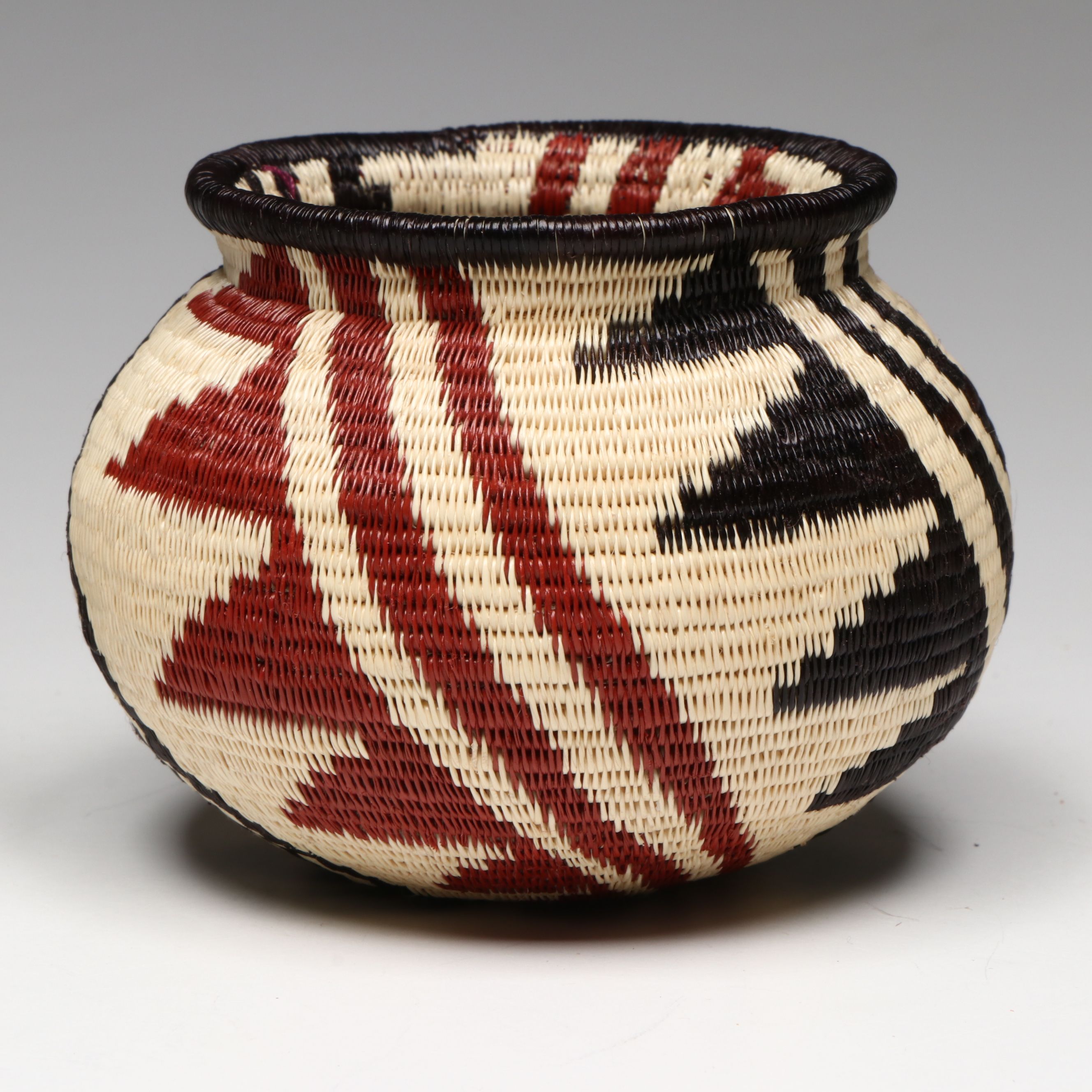 Panamanian Emberá-Wounaan Peoples Chunga Fiber and Black Palm Baskets