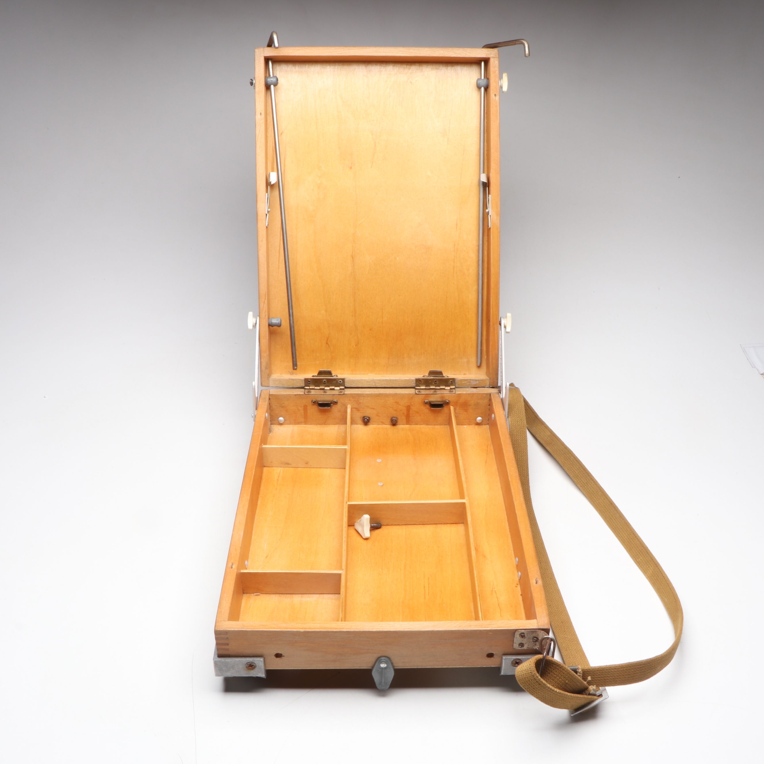 Varka French Field Easel with Wooden Palette