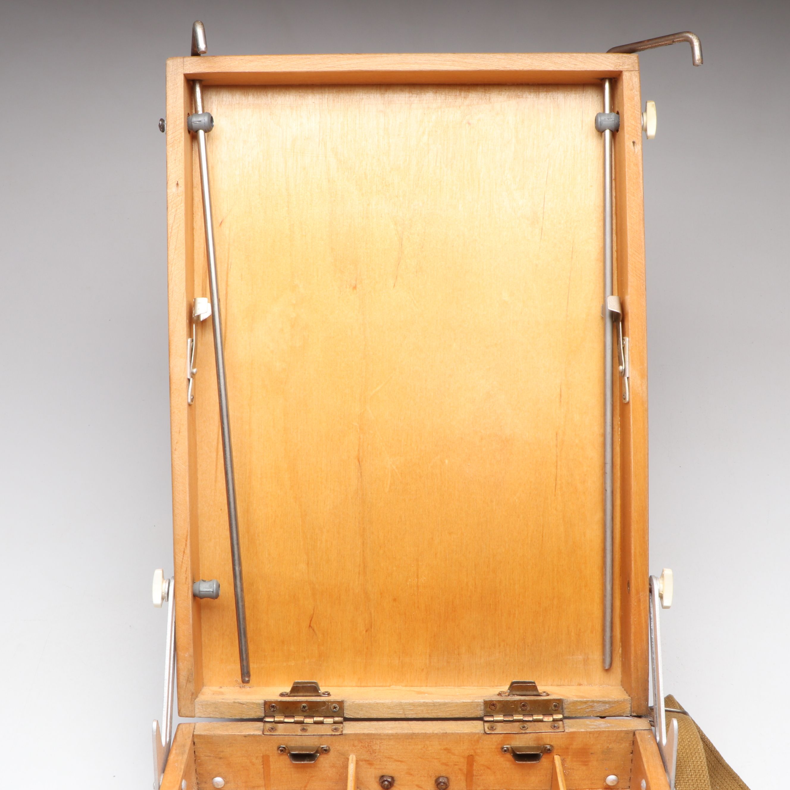 Varka French Field Easel with Wooden Palette
