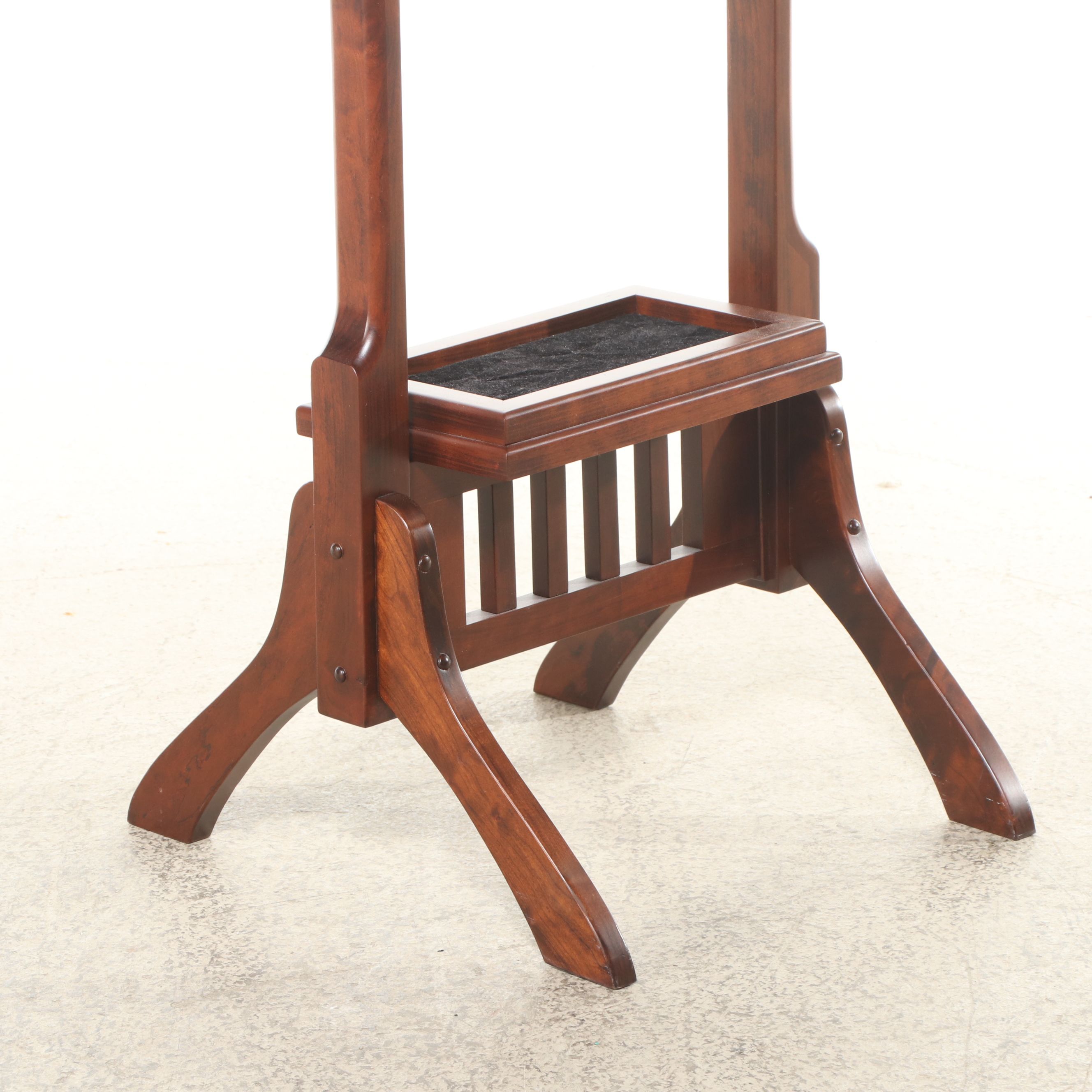 Craftsman Style Oak Valet Stand, 20th Century