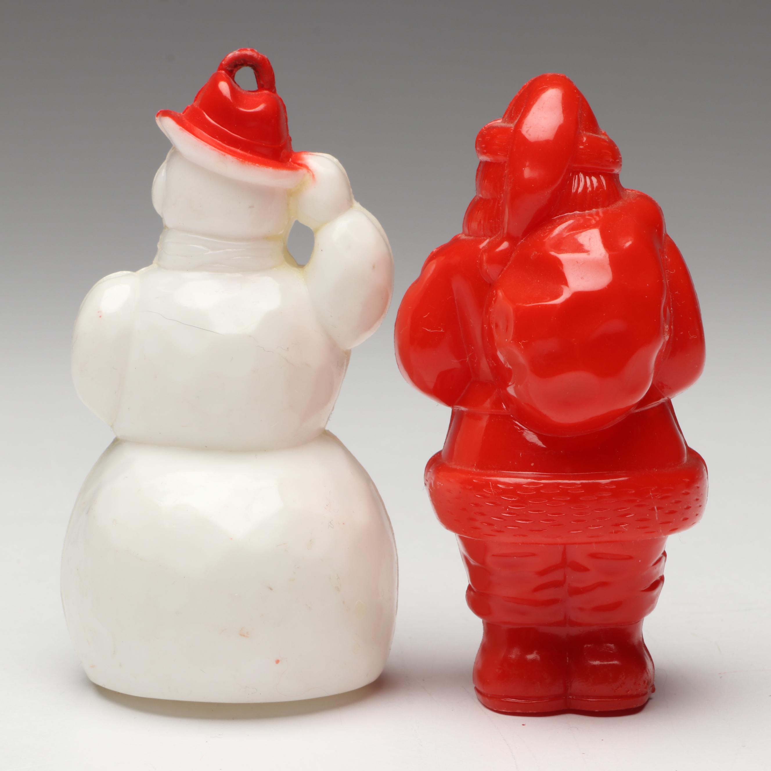 Reindeer Sleigh and Santa Claus Figurines with More Vintage Christmas Décor