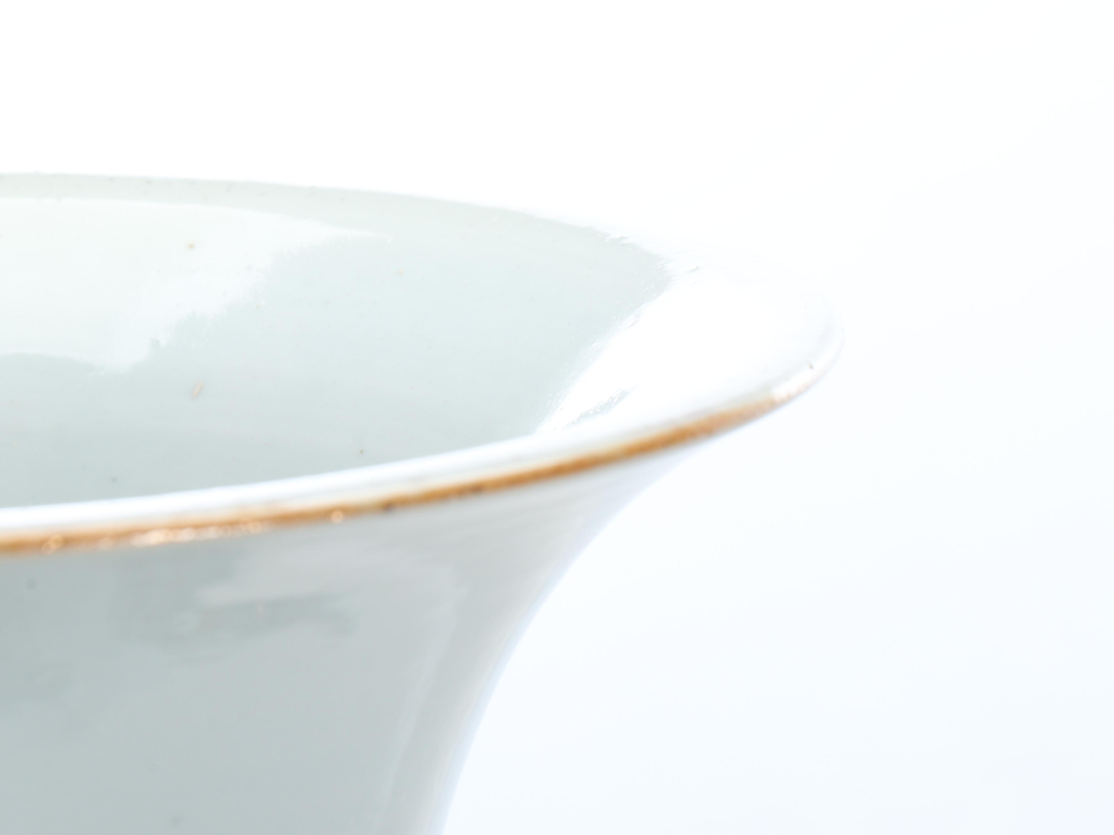 Chinese Late Qing/Early Republic Bird Motif Porcelain Vase