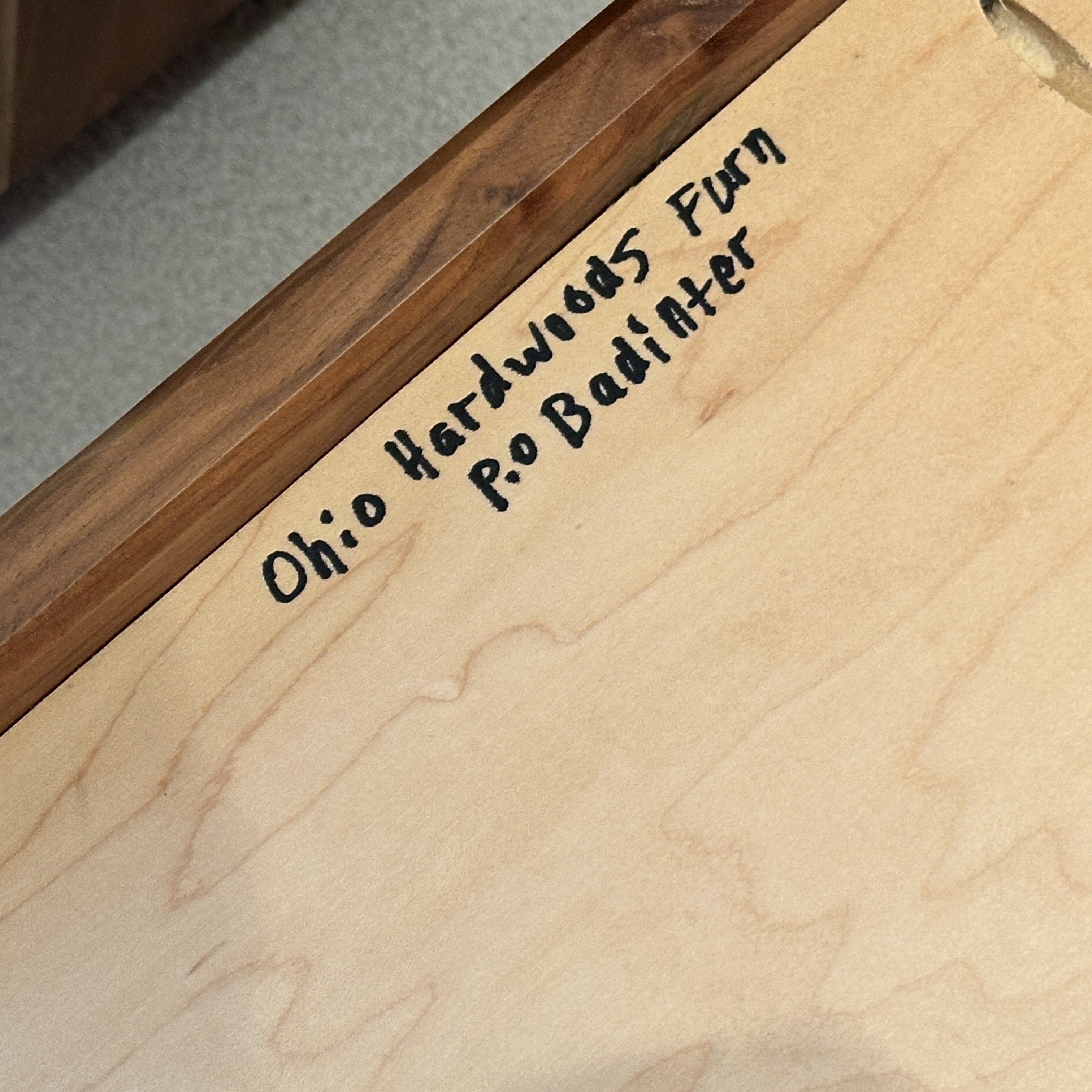 Ohio Hardwood Furniture Farmhouse Style Queen Size Bed Frame and Nightstands