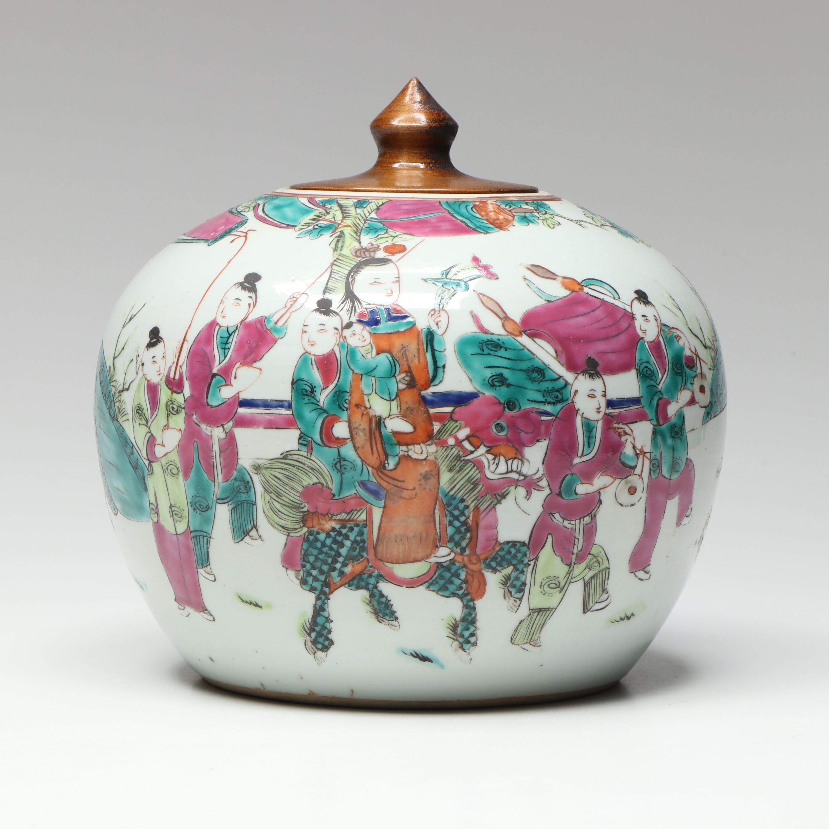 Chinese Qing Dynasty Tongzhi Period Famille Rose Porcelain Melon Jar