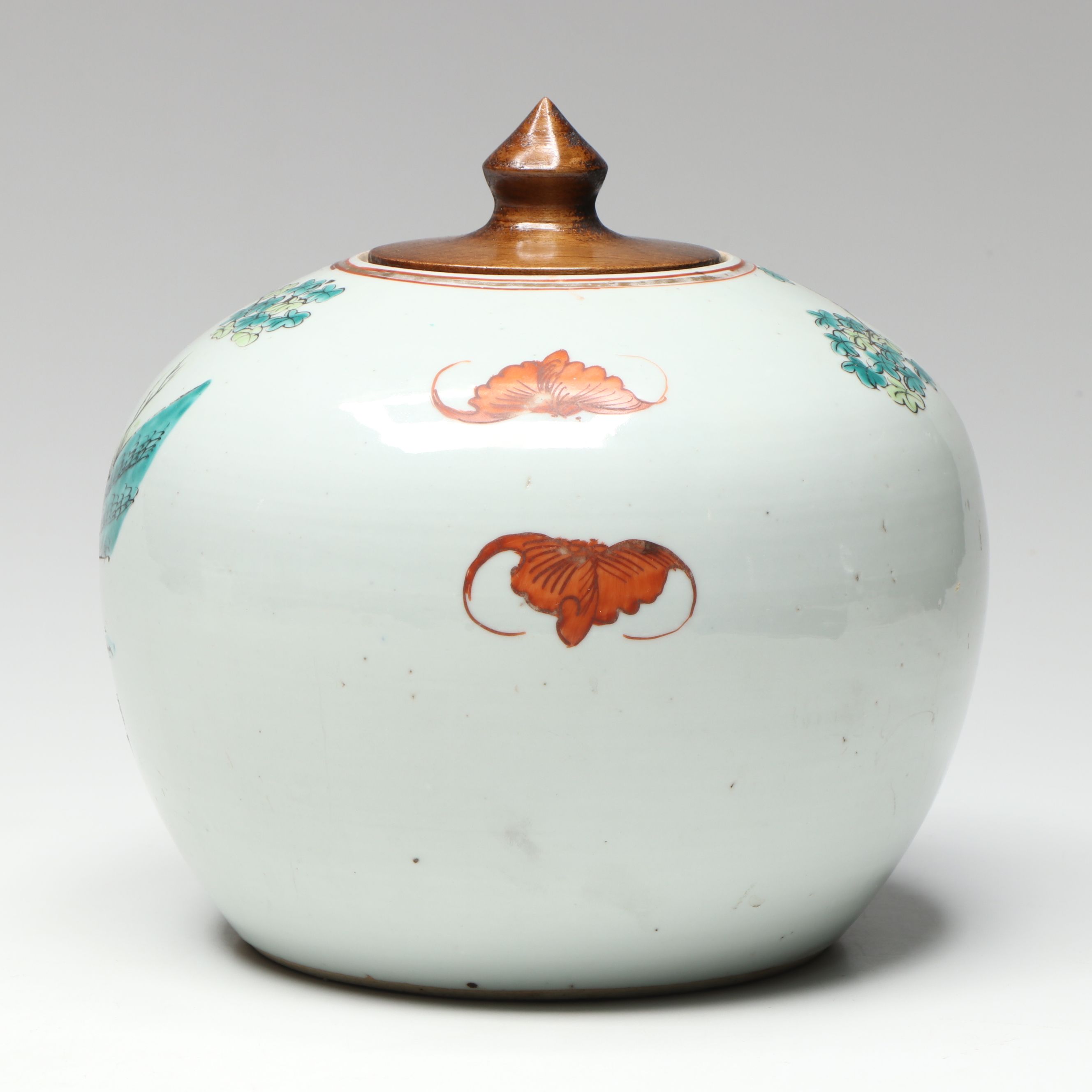 Chinese Qing Dynasty Tongzhi Period Famille Rose Porcelain Melon Jar