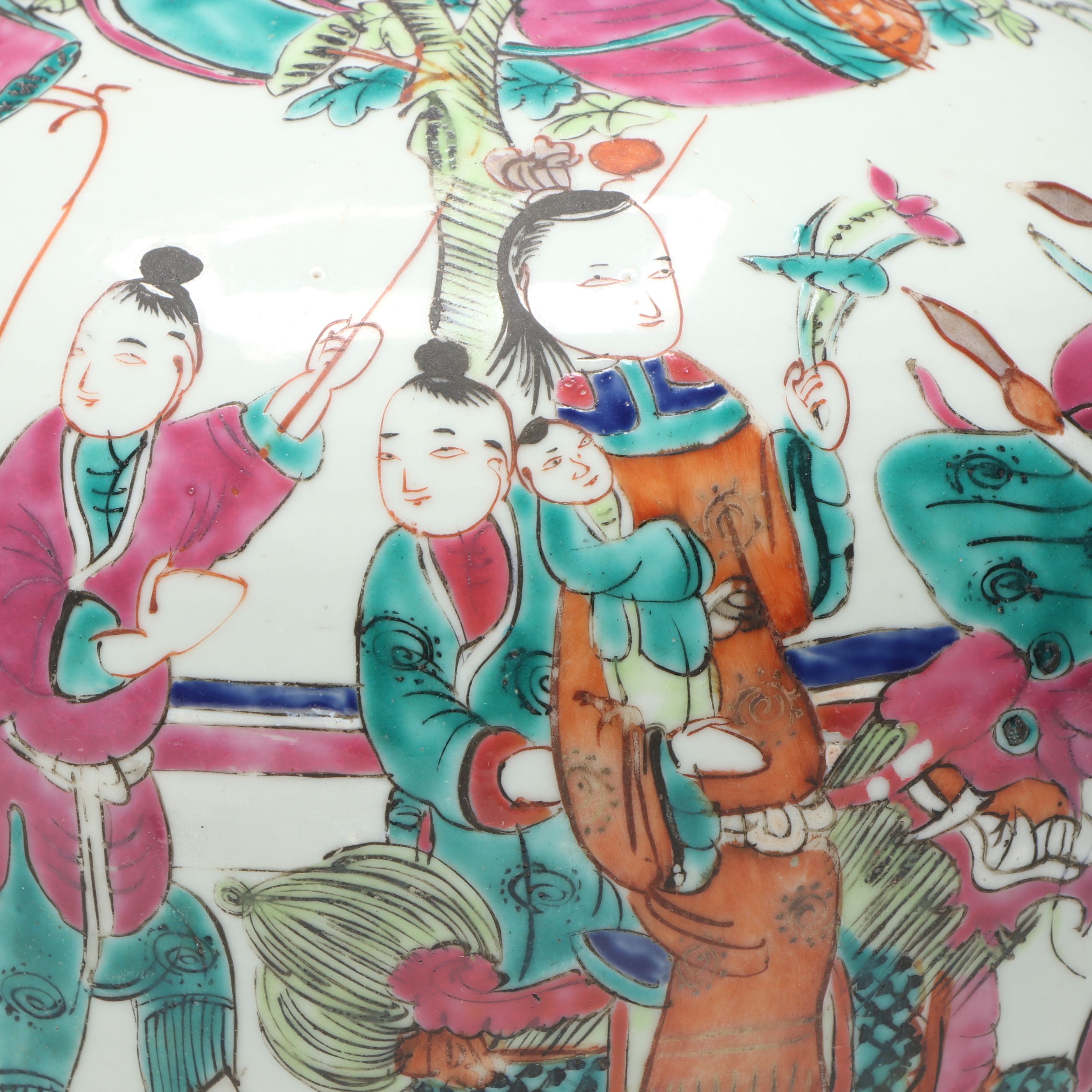 Chinese Qing Dynasty Tongzhi Period Famille Rose Porcelain Melon Jar