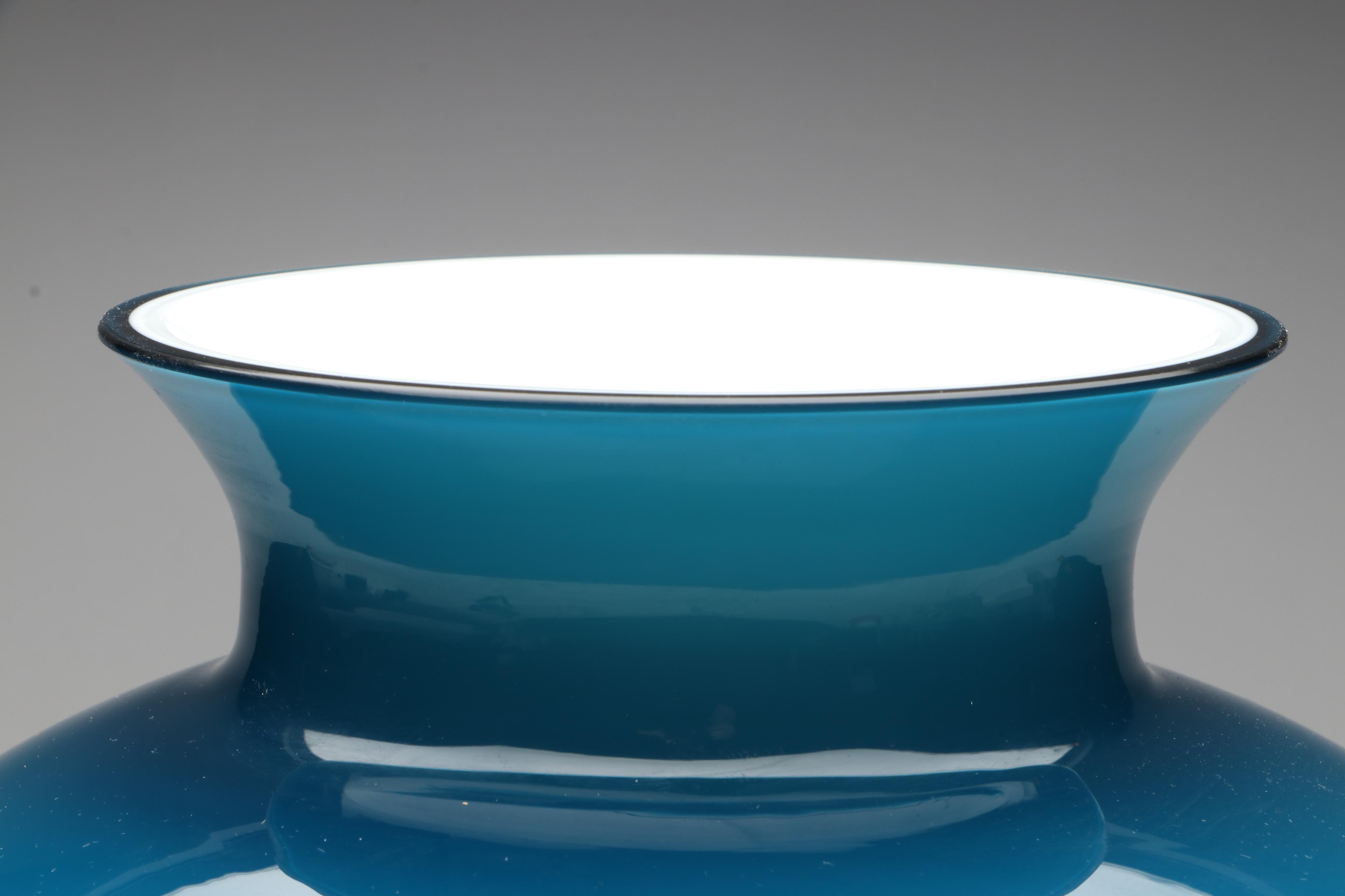 Venini "Labuan" Blown Cased Glass Vase, 2015