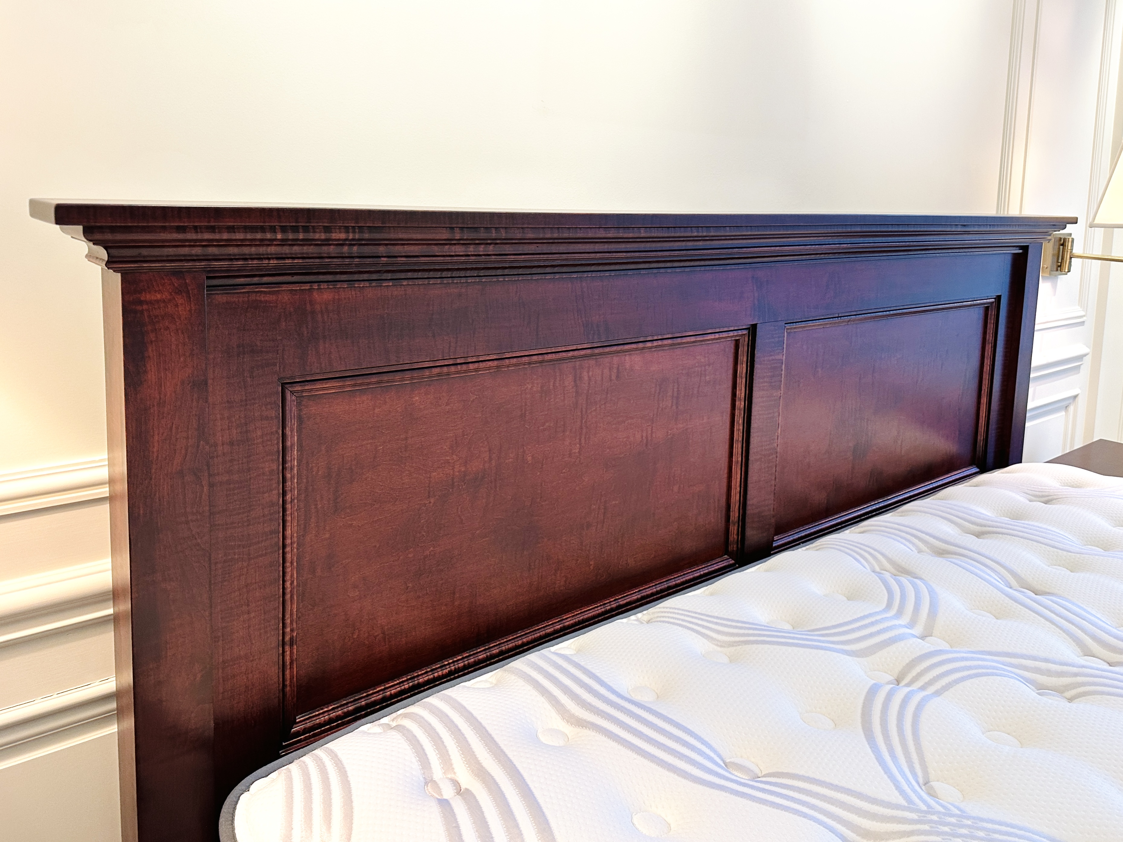 Traditional Style King Size Bed Frame with Nightstands