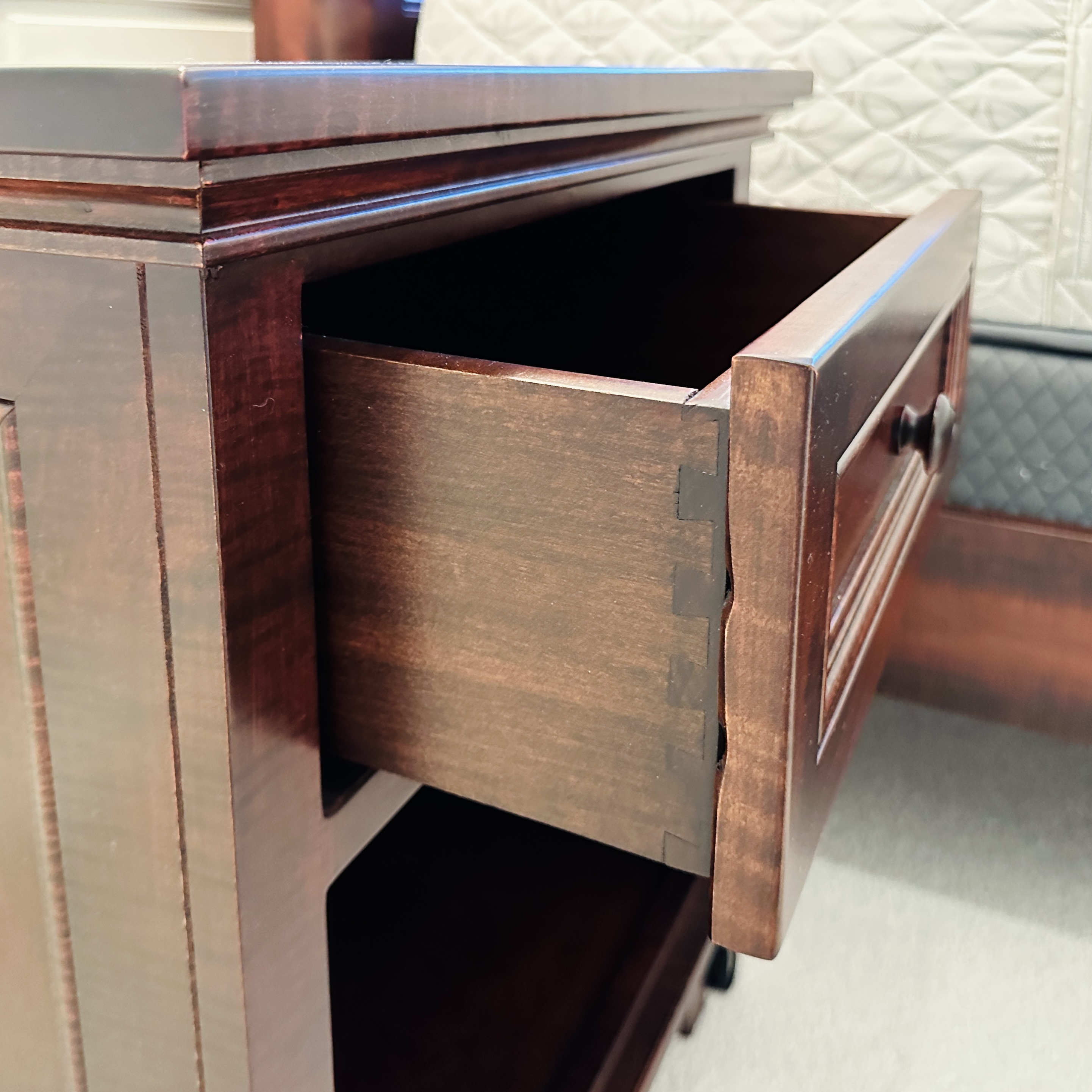 Traditional Style King Size Bed Frame with Nightstands