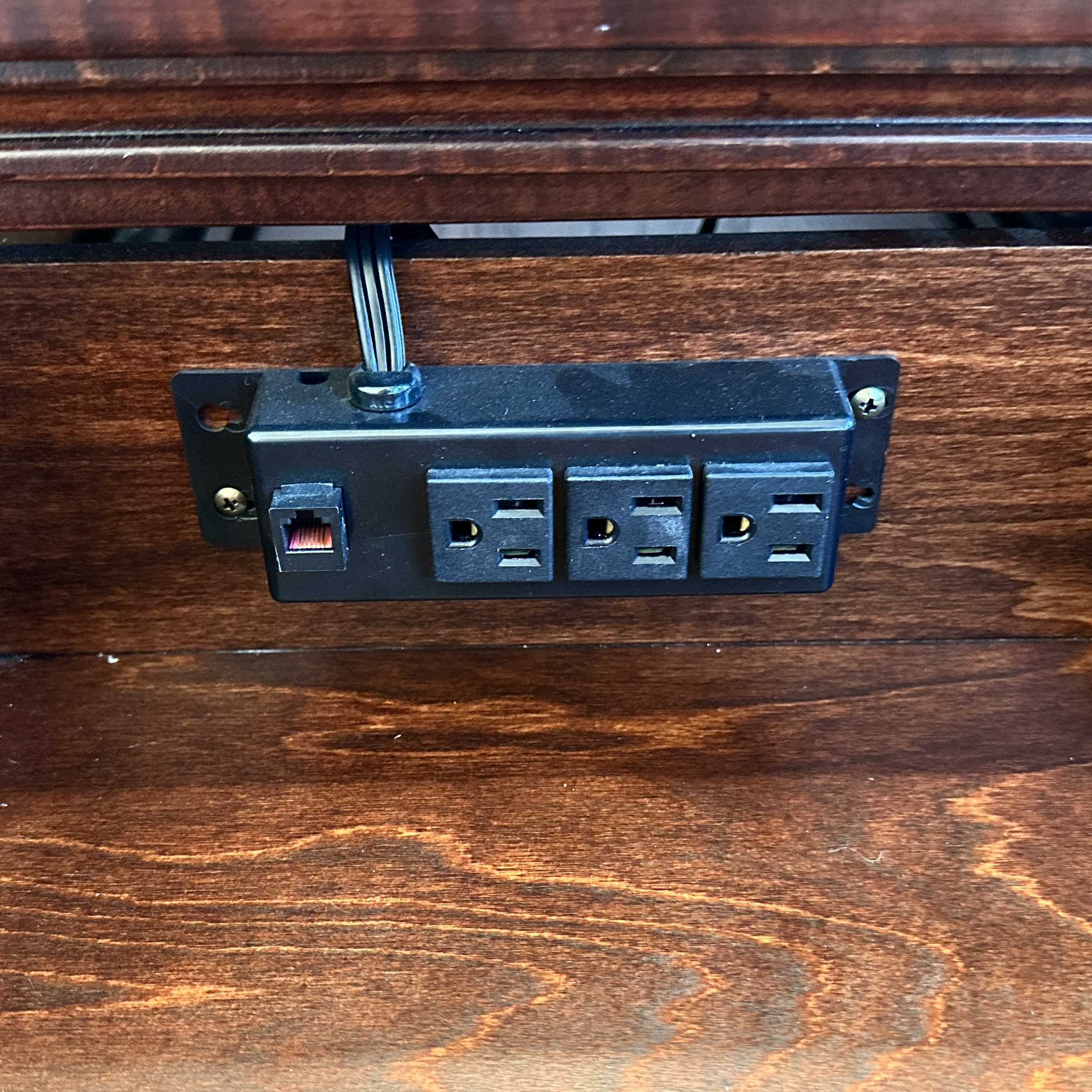 Traditional Style King Size Bed Frame with Nightstands