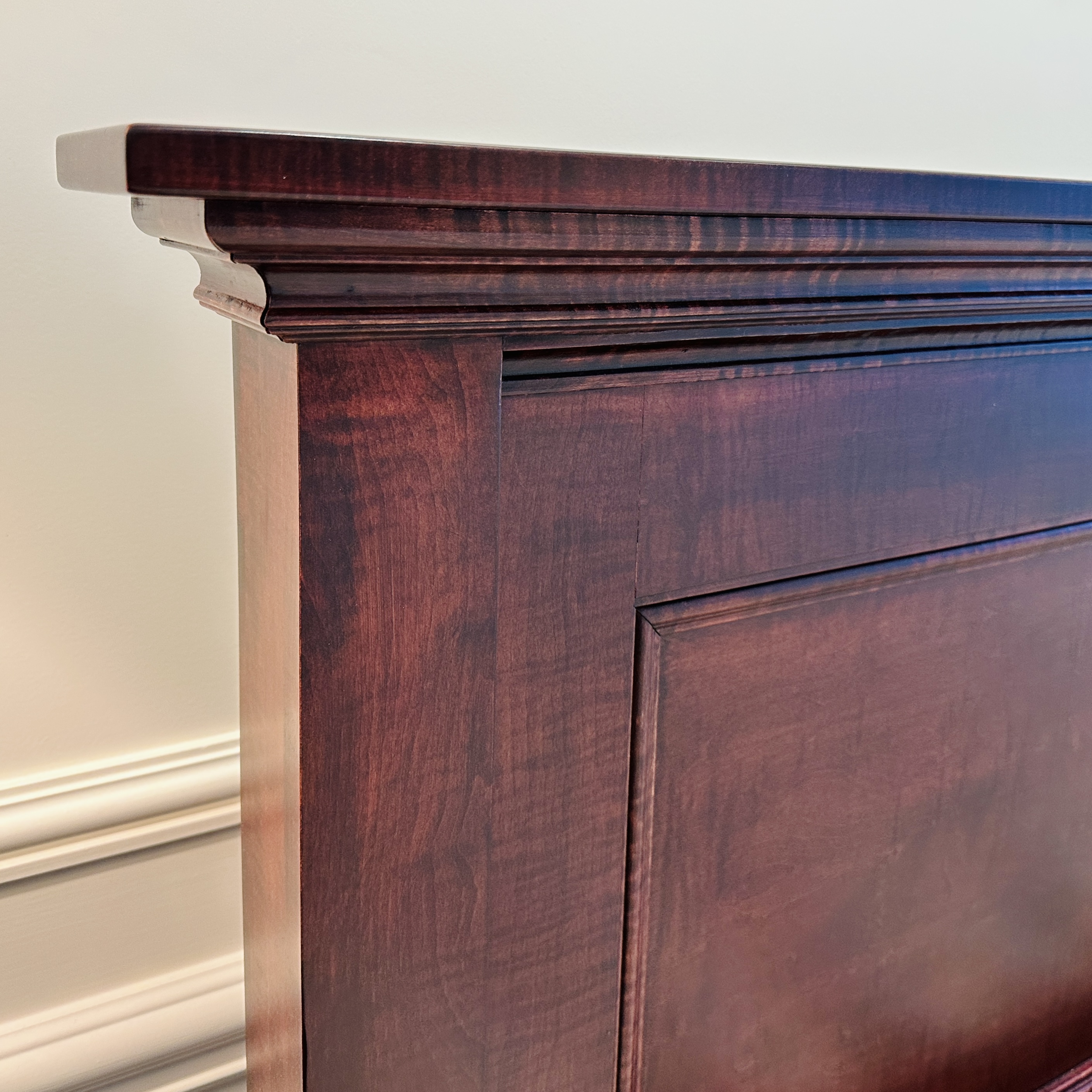 Traditional Style King Size Bed Frame with Nightstands