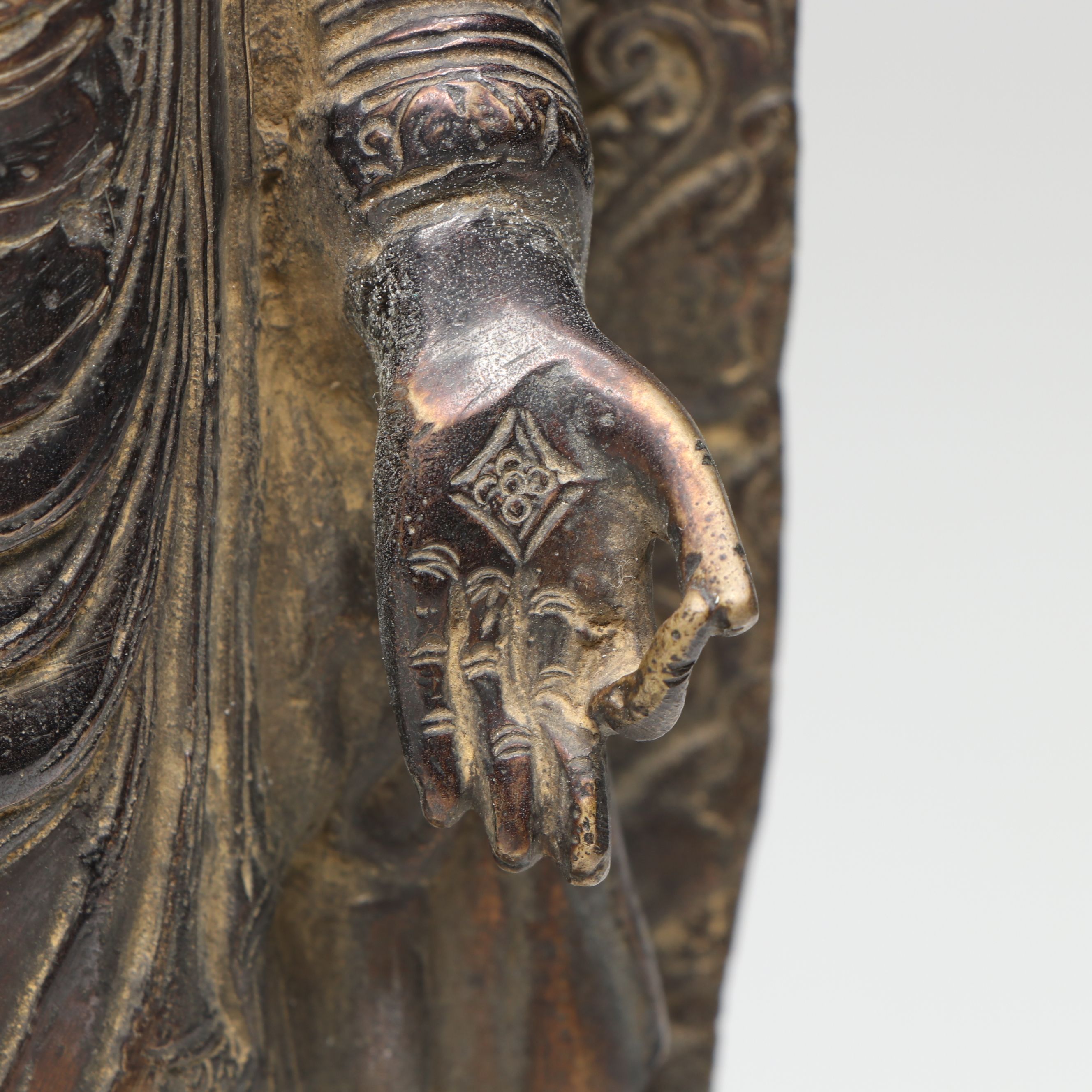 Chinese Buddha Standing on Lotus on Top of Lóngguī Bronze Sculpture