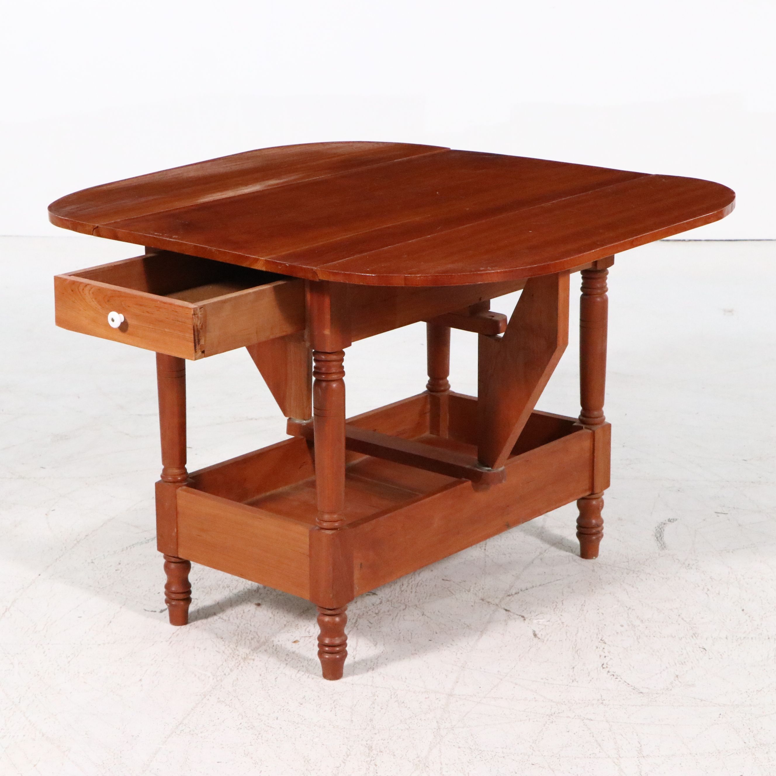 Bench-Made Cherry Drop-Leaf Side Table, Late 20th Century