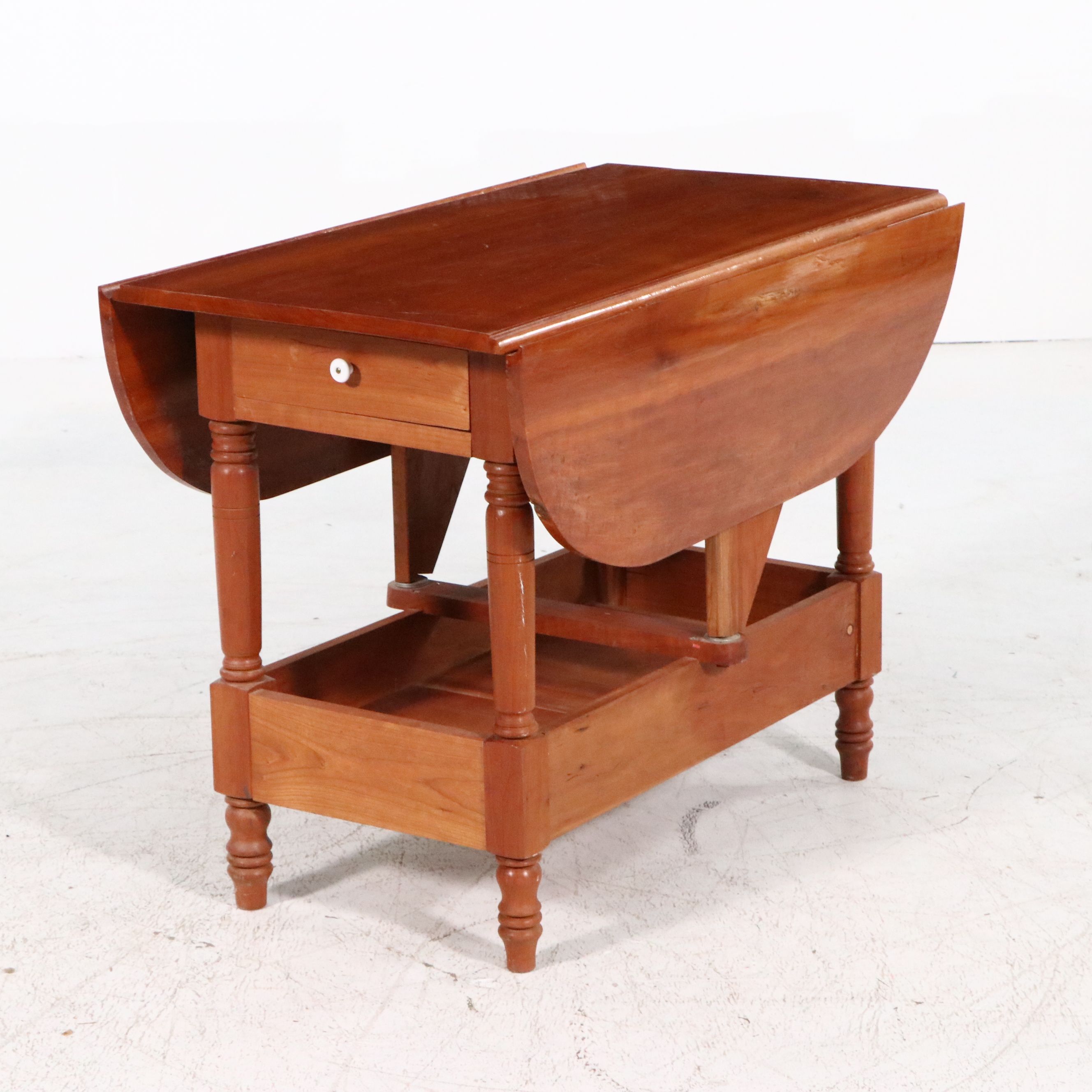 Bench-Made Cherry Drop-Leaf Side Table, Late 20th Century