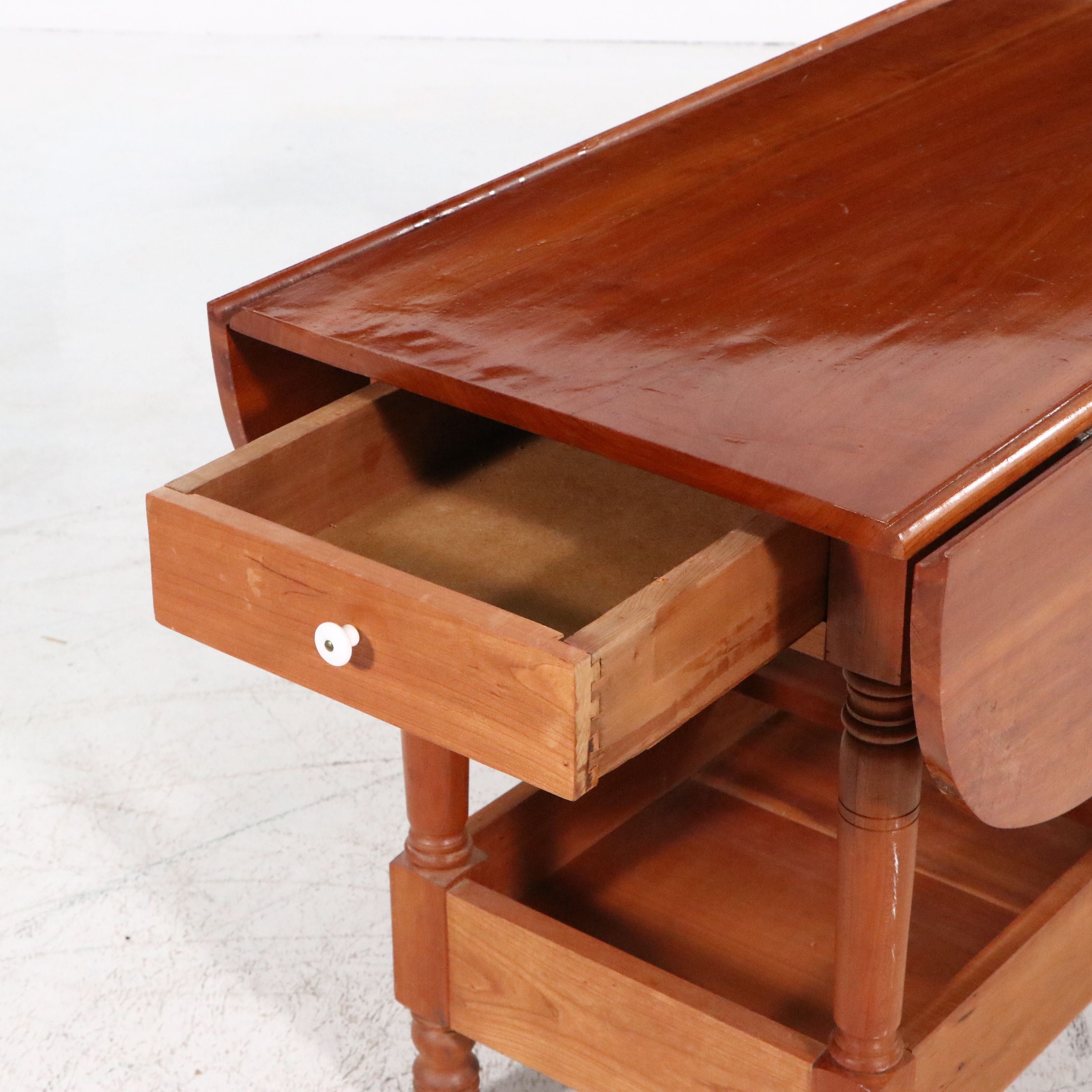 Bench-Made Cherry Drop-Leaf Side Table, Late 20th Century