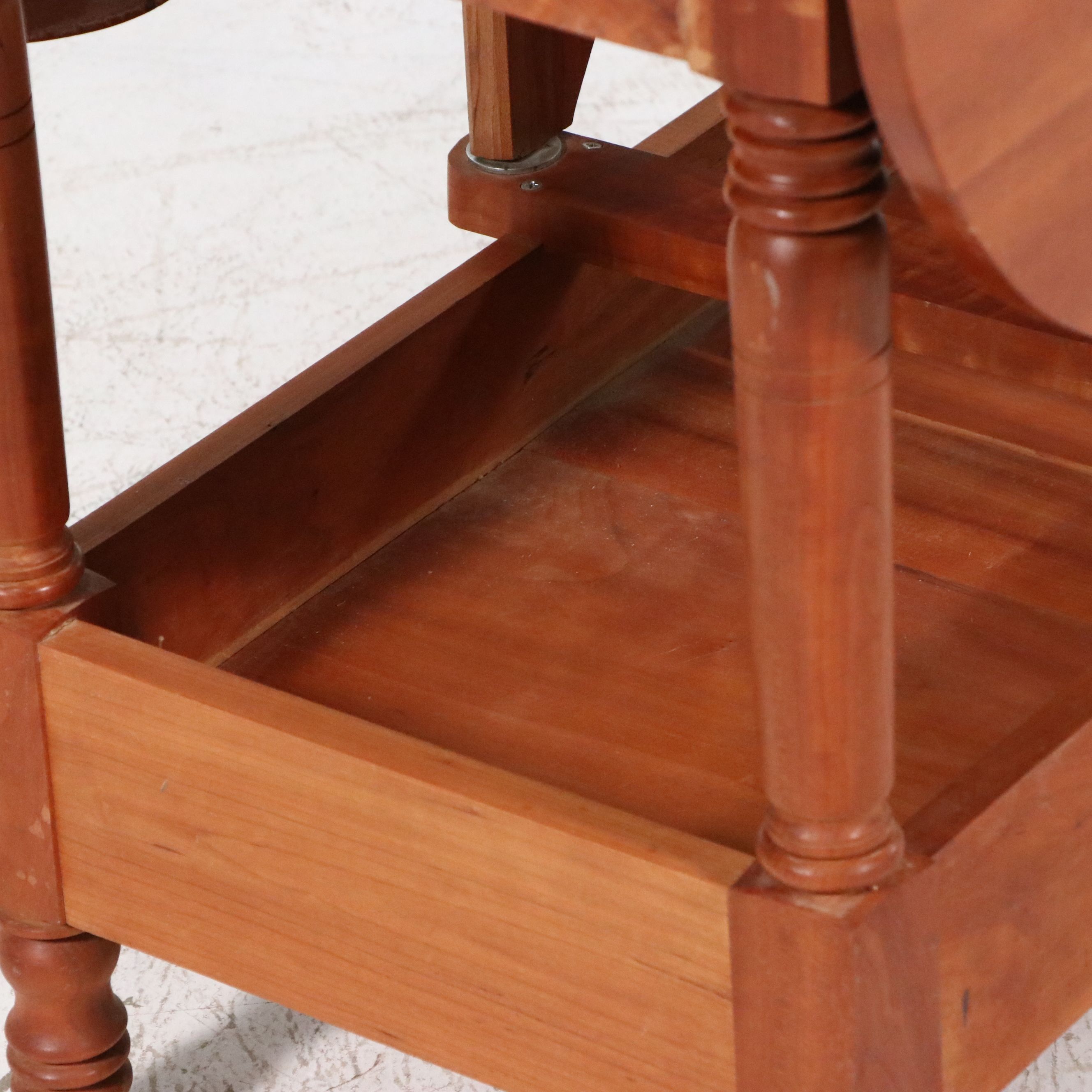 Bench-Made Cherry Drop-Leaf Side Table, Late 20th Century