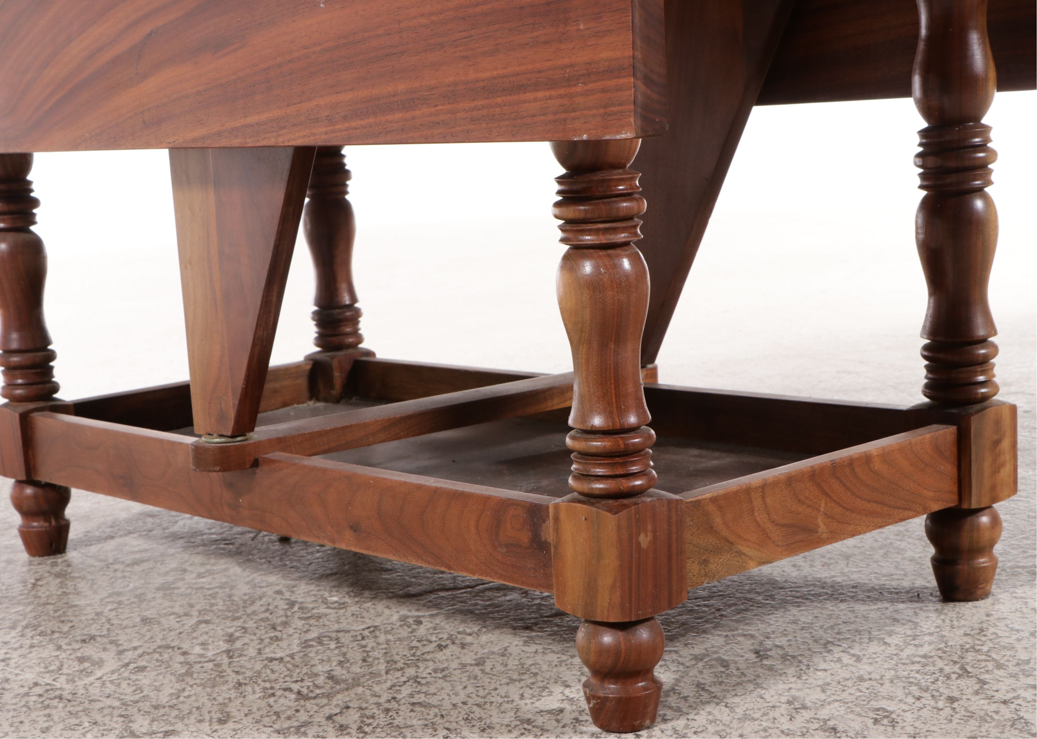 Bench-Made Walnut Drop-Leaf Side Table, Late 20th Century