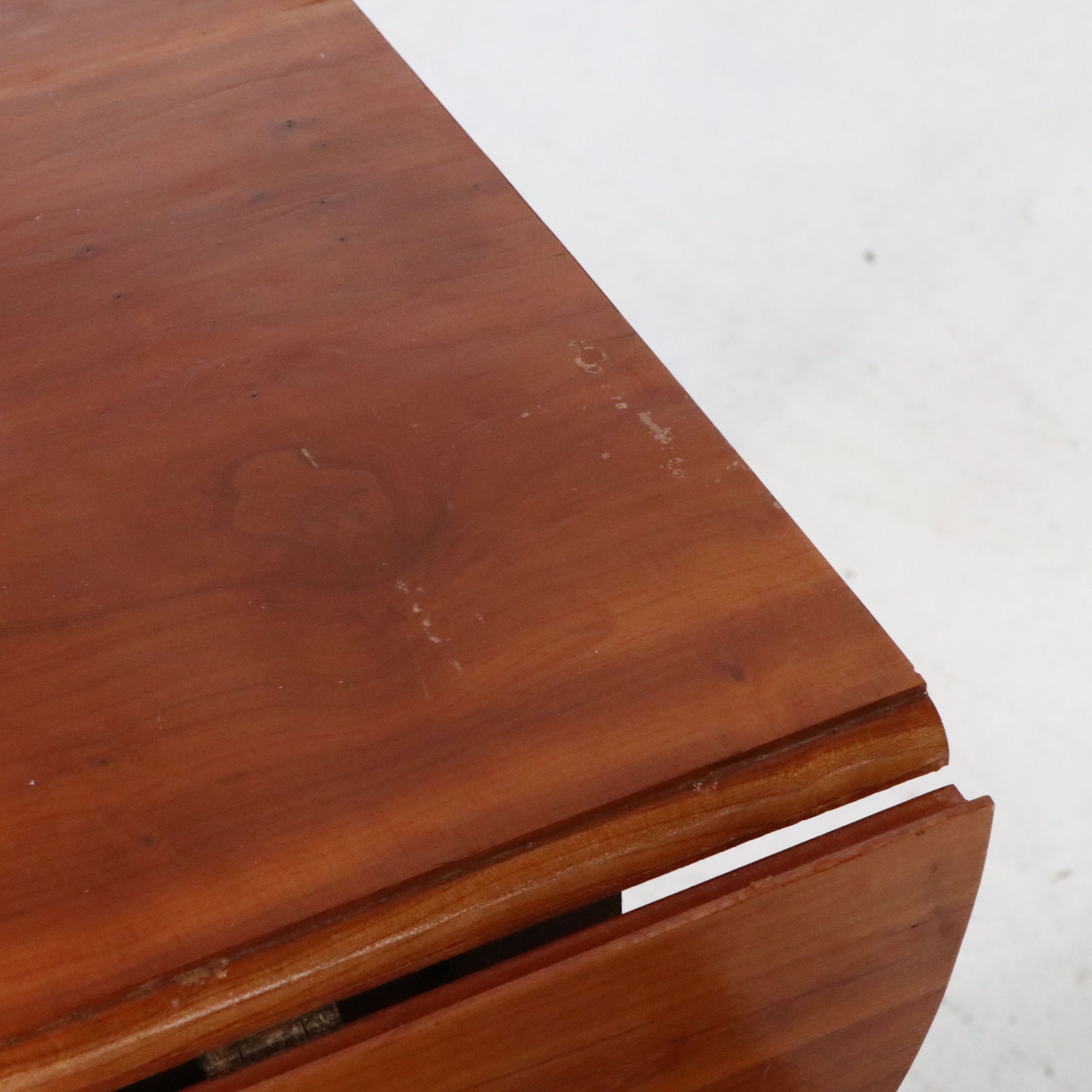 Bench-Made Cherry Drop-Leaf Side Table, Late 20th Century