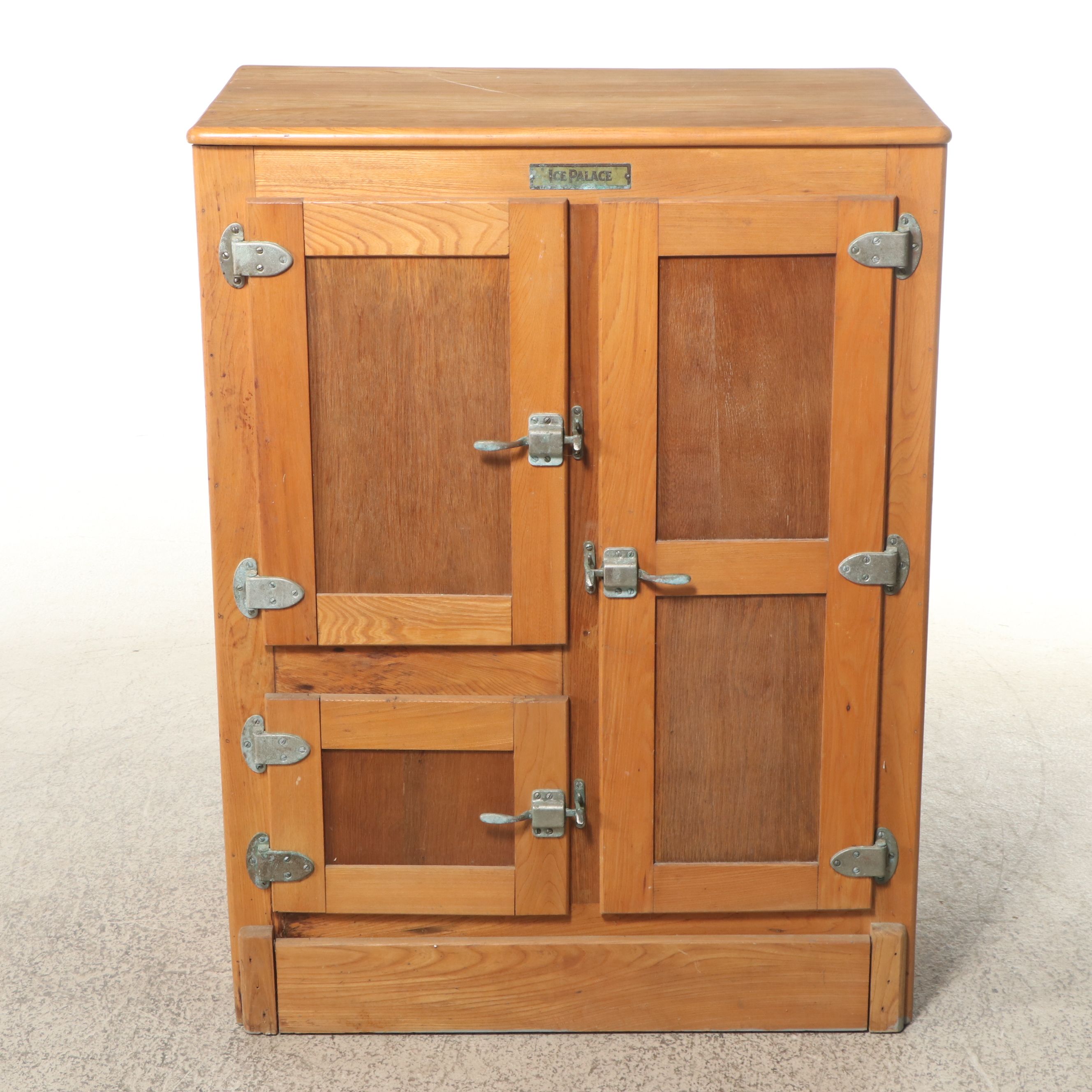 "Ice Palace" Ice Box