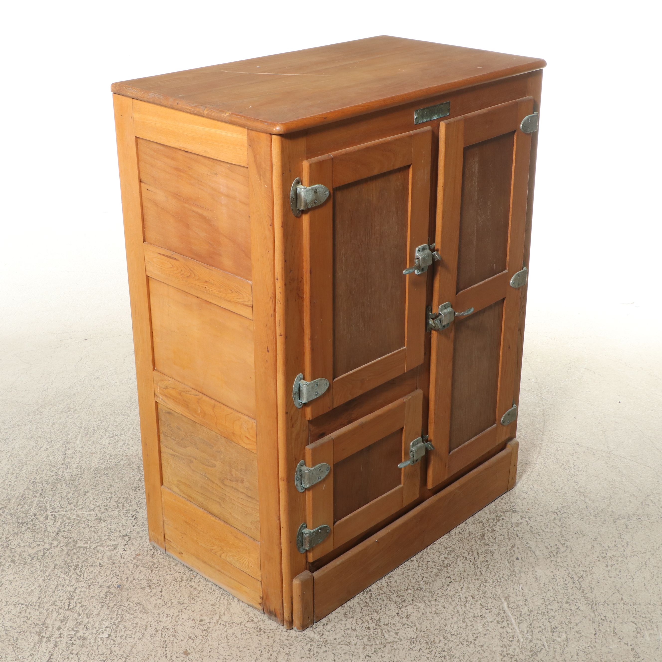 "Ice Palace" Ice Box