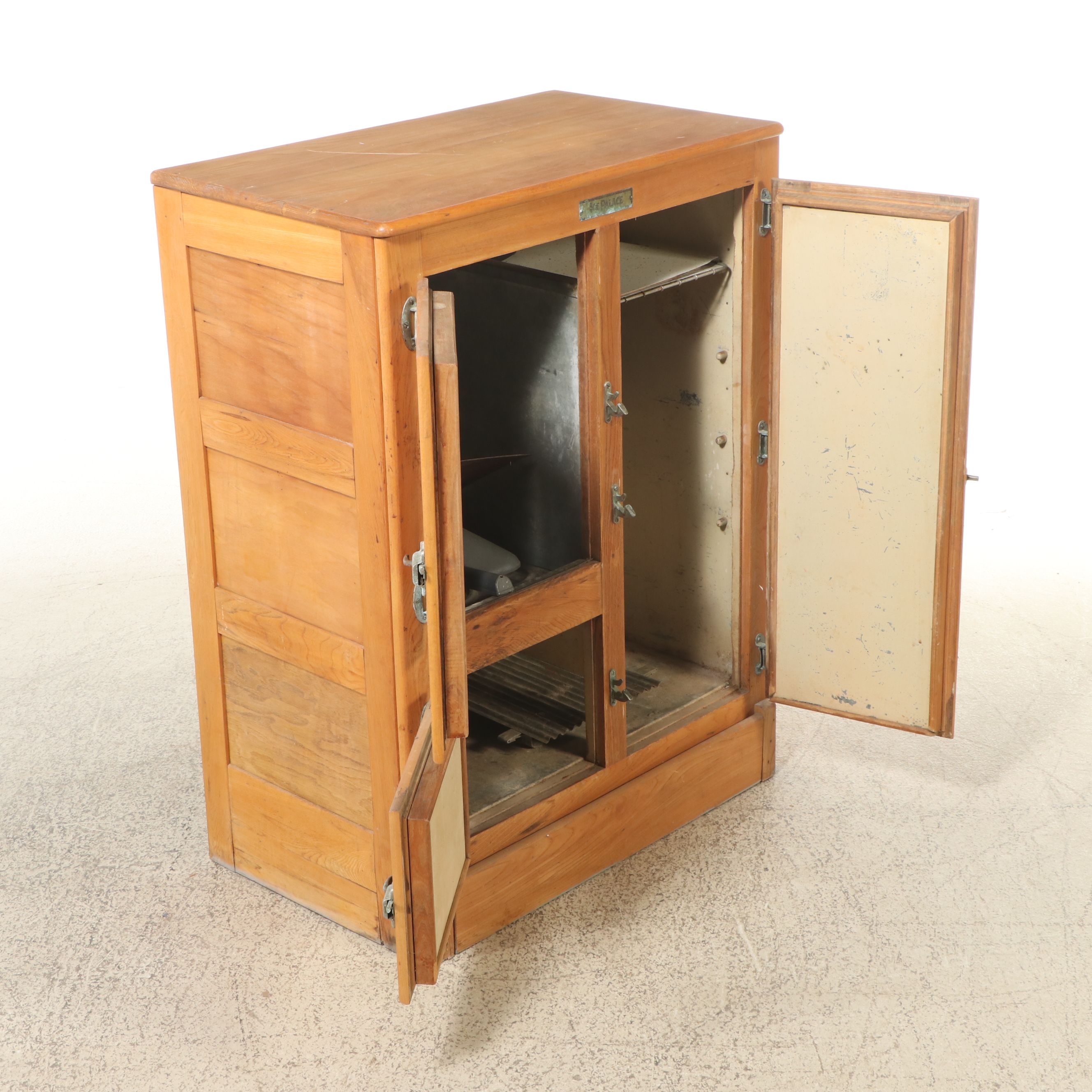 "Ice Palace" Ice Box