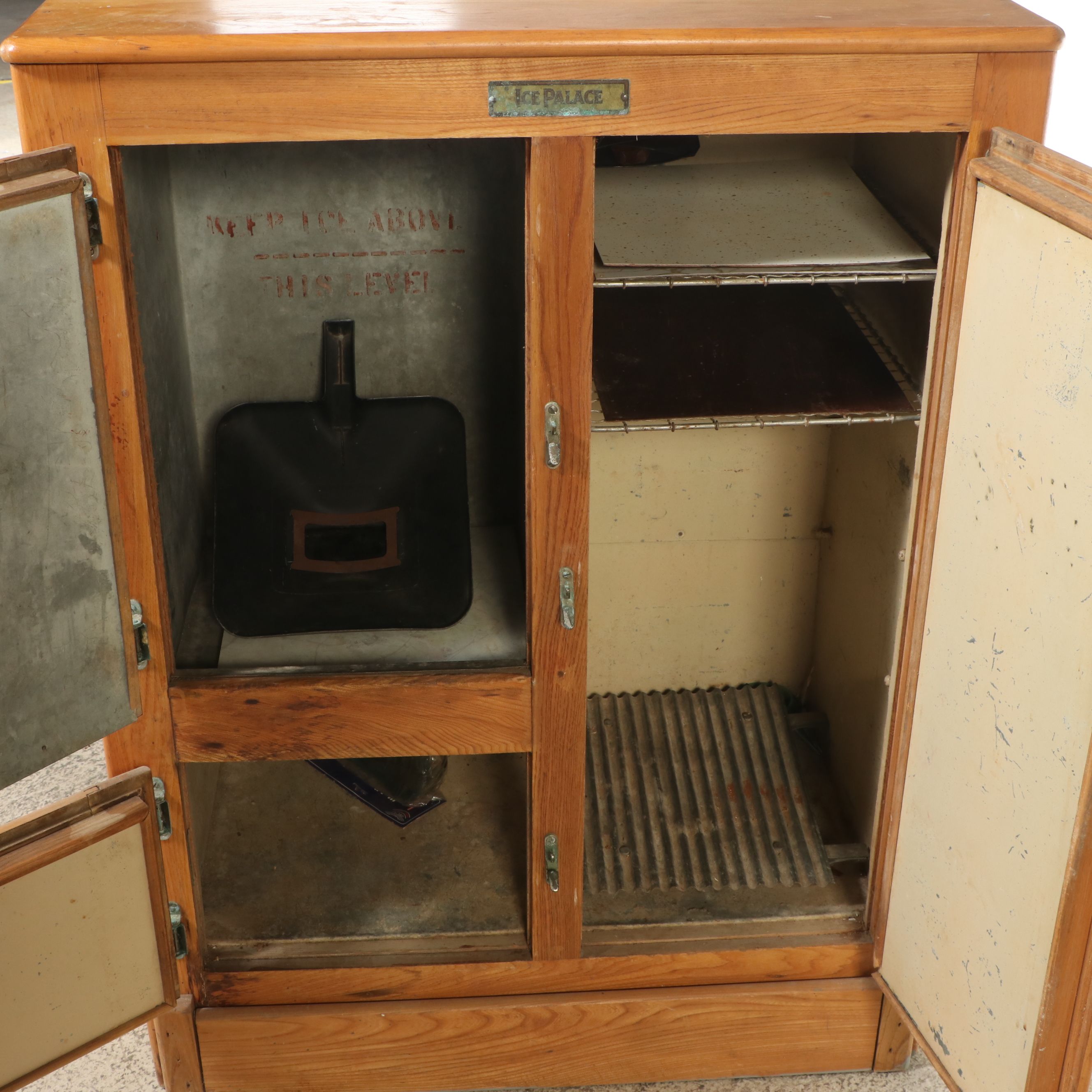 "Ice Palace" Ice Box