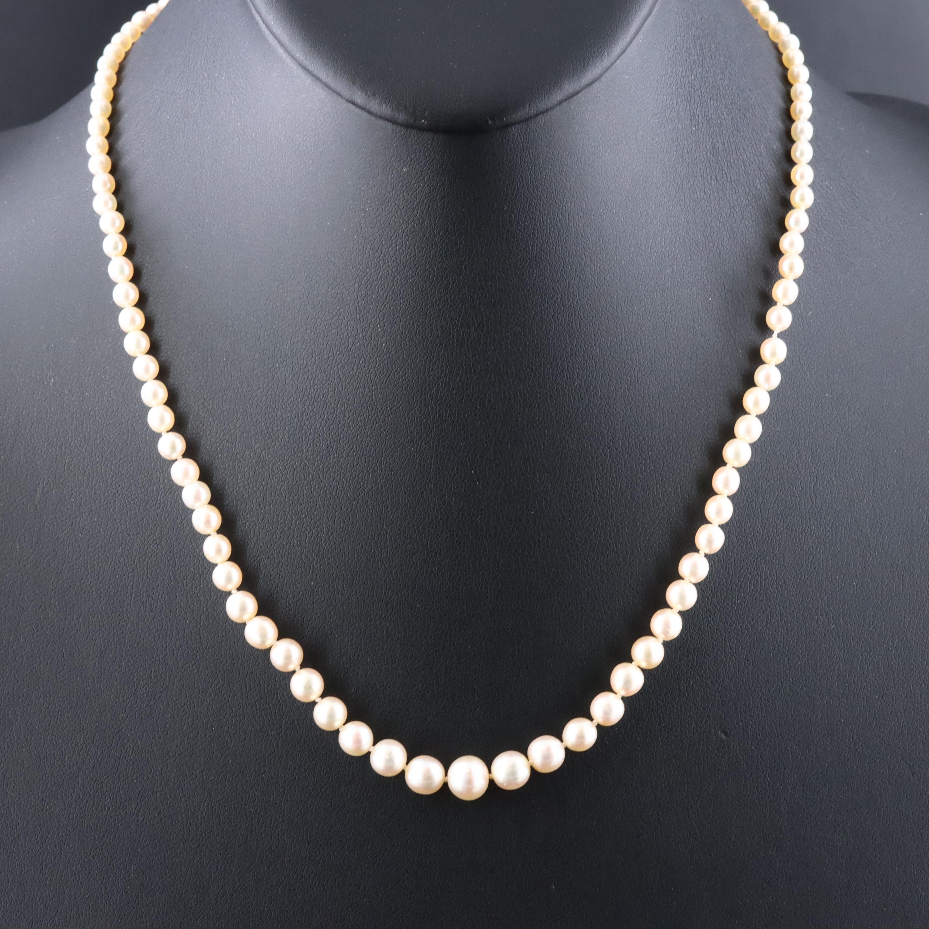 Graduated Pearl Necklace with Platinum Clasp