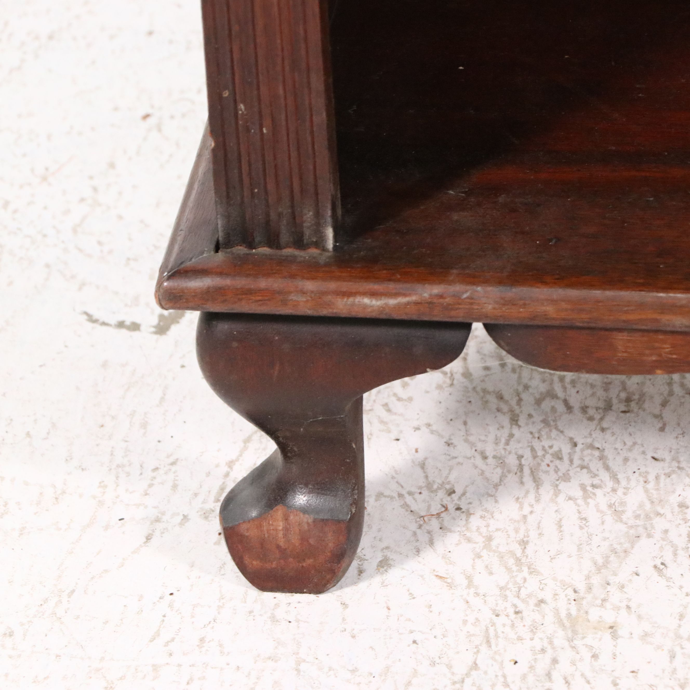 Bench-Made Federal Style Bookcase, Late 20th Century