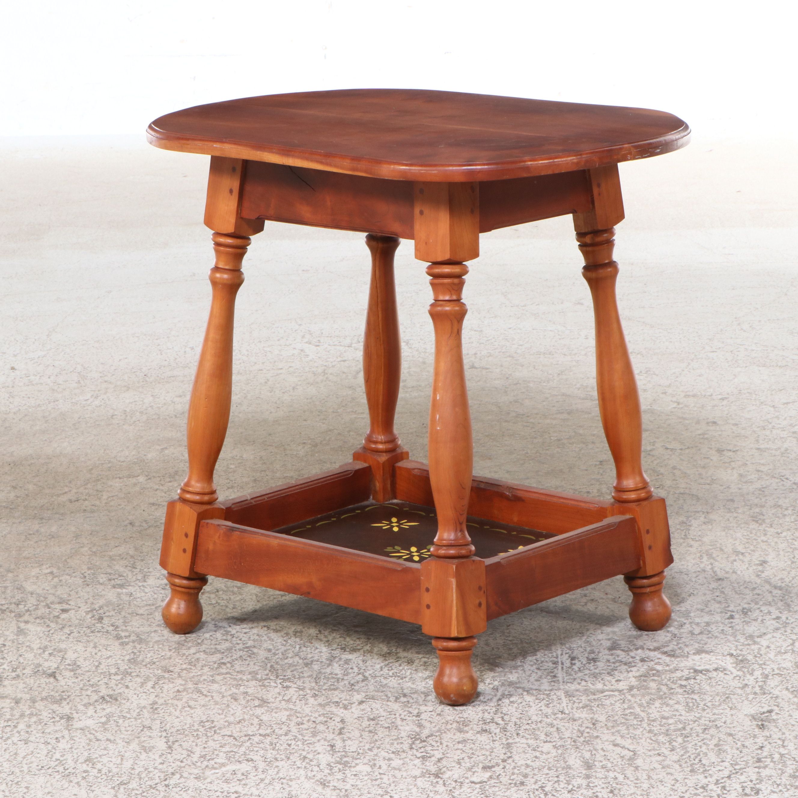 American Colonial Style Side Table
